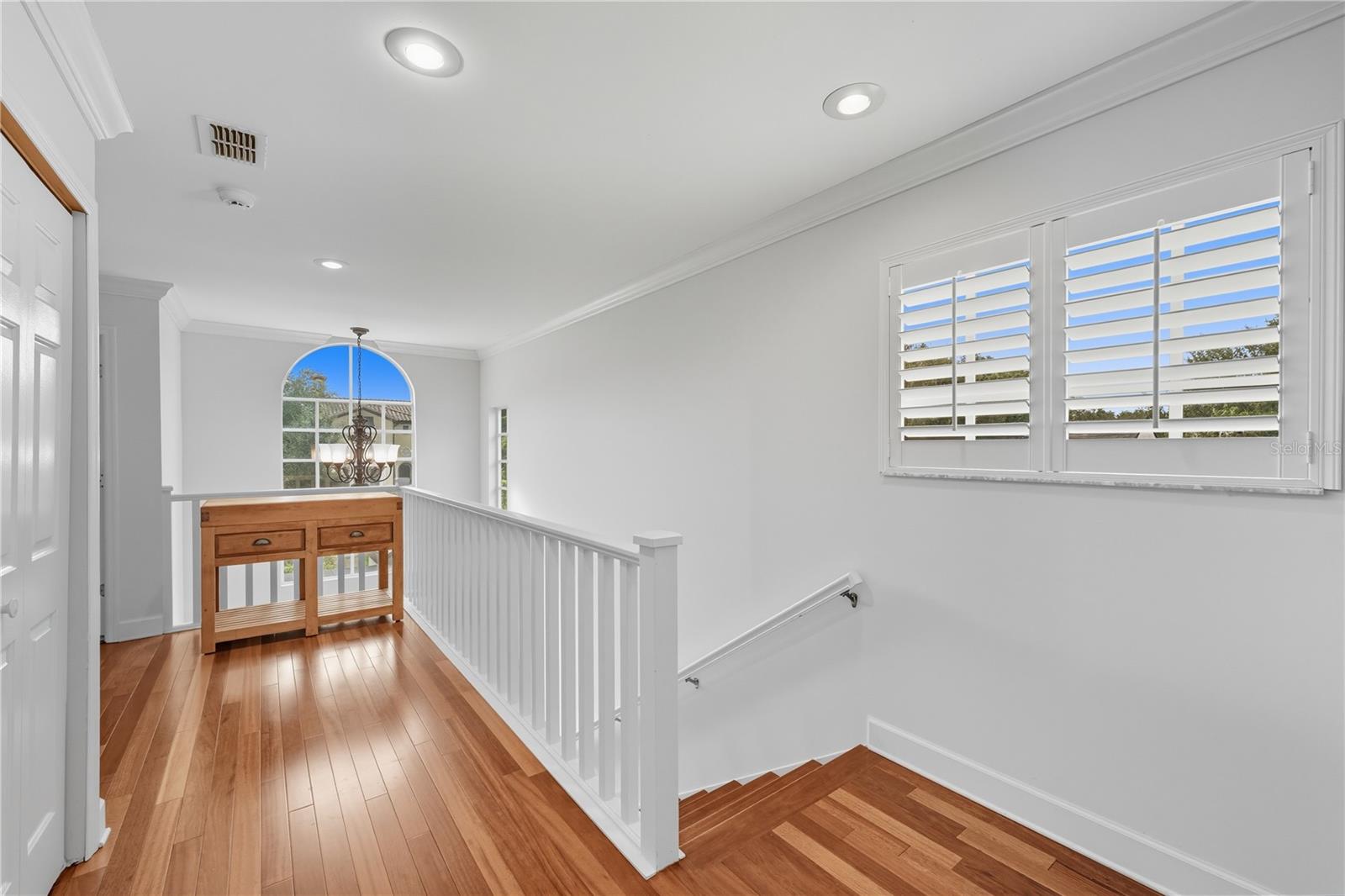 Image 20 of 41 For 1150 Kenwood Avenue