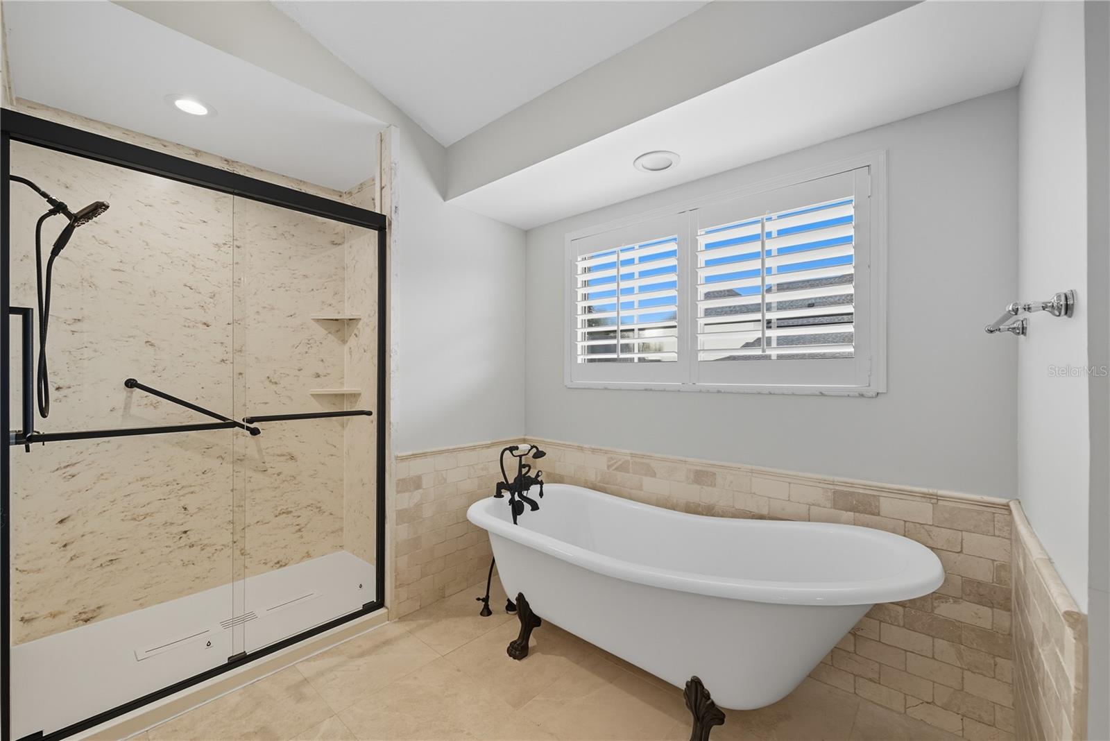 Image 24 of 41 For 1150 Kenwood Avenue