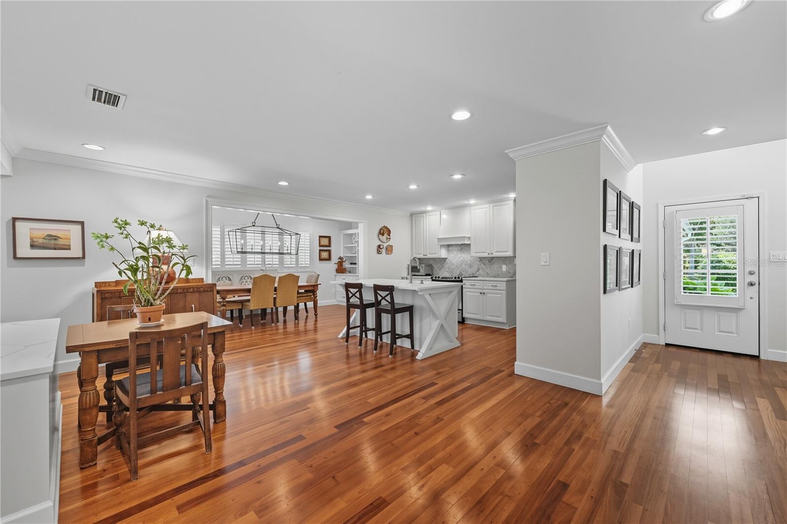 Image 8 of 41 For 1150 Kenwood Avenue