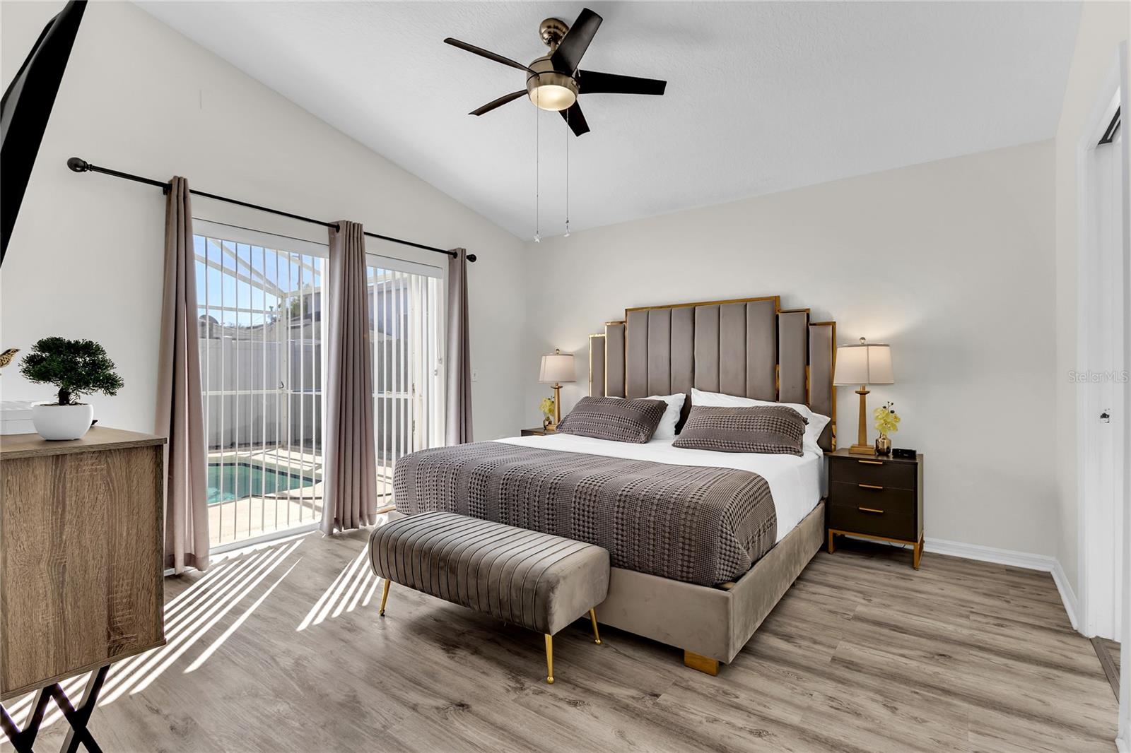 Image 18 of 32 For 458 Hollingshead Loop