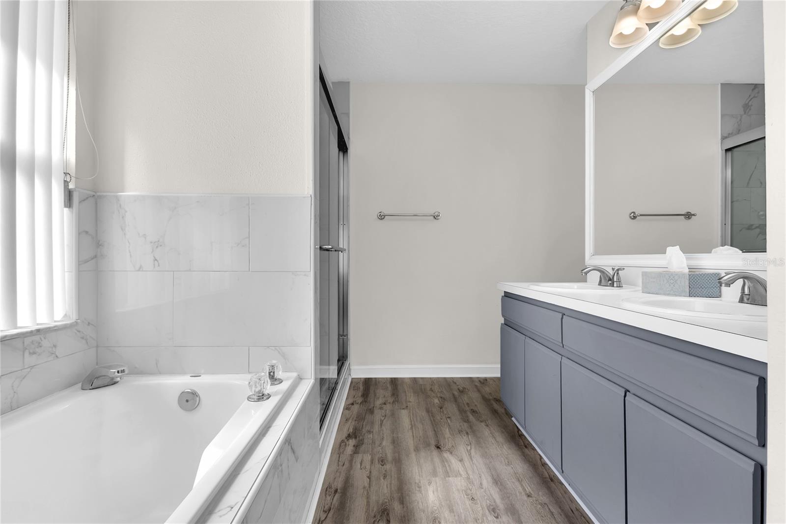 Image 20 of 32 For 458 Hollingshead Loop