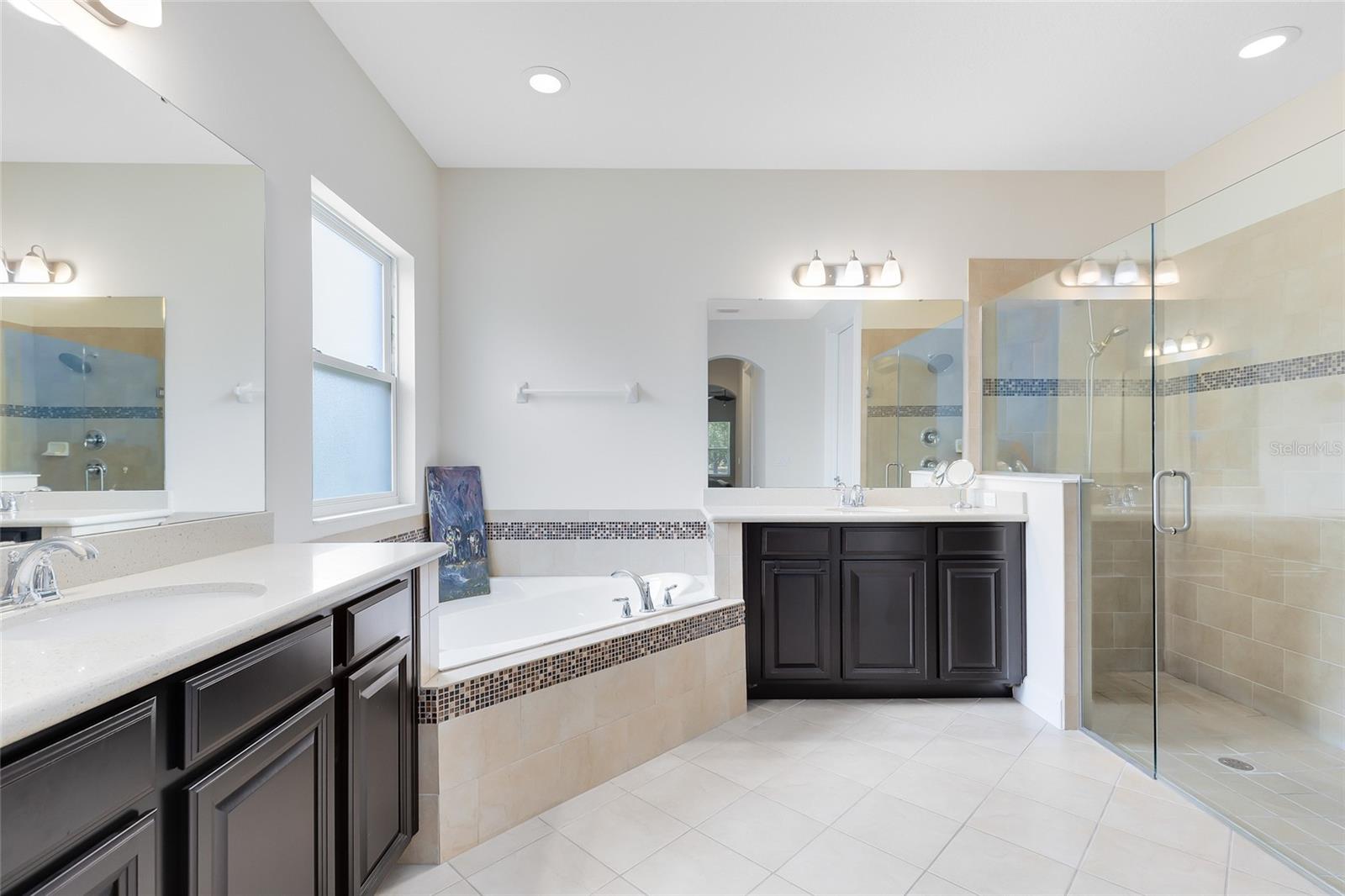 Image 16 of 37 For 15485 Sandfield Loop