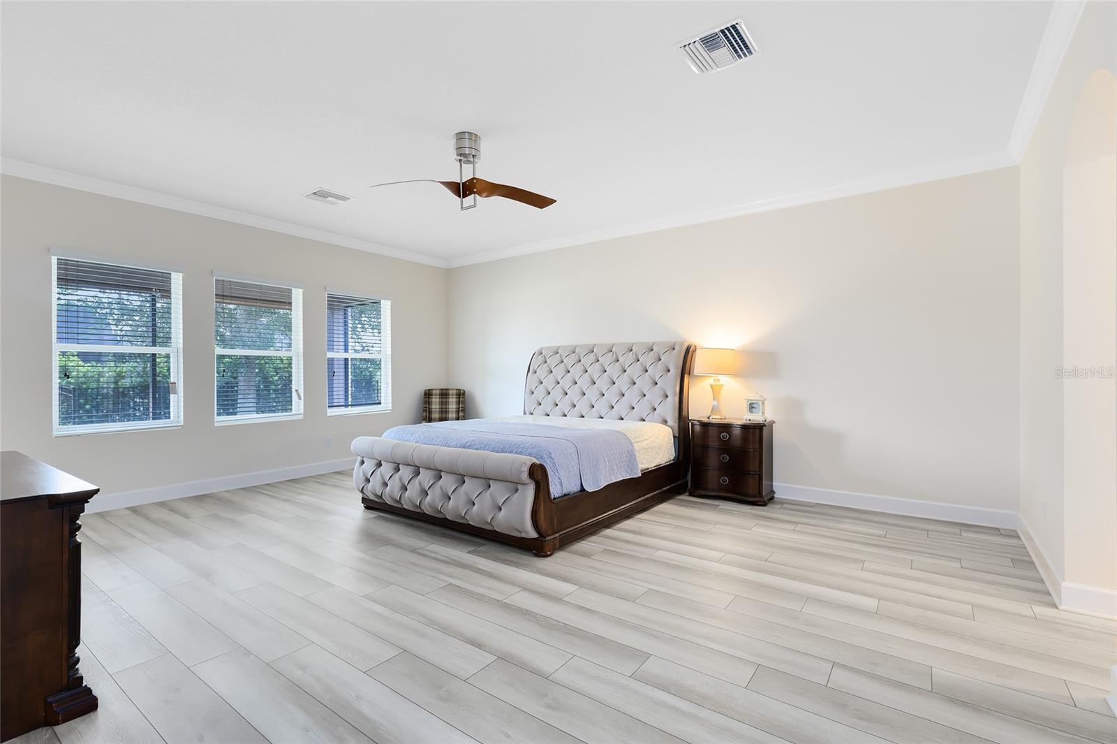 Image 17 of 37 For 15485 Sandfield Loop