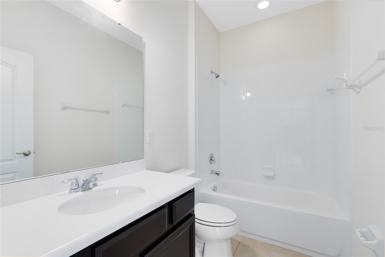 Image 20 of 37 For 15485 Sandfield Loop