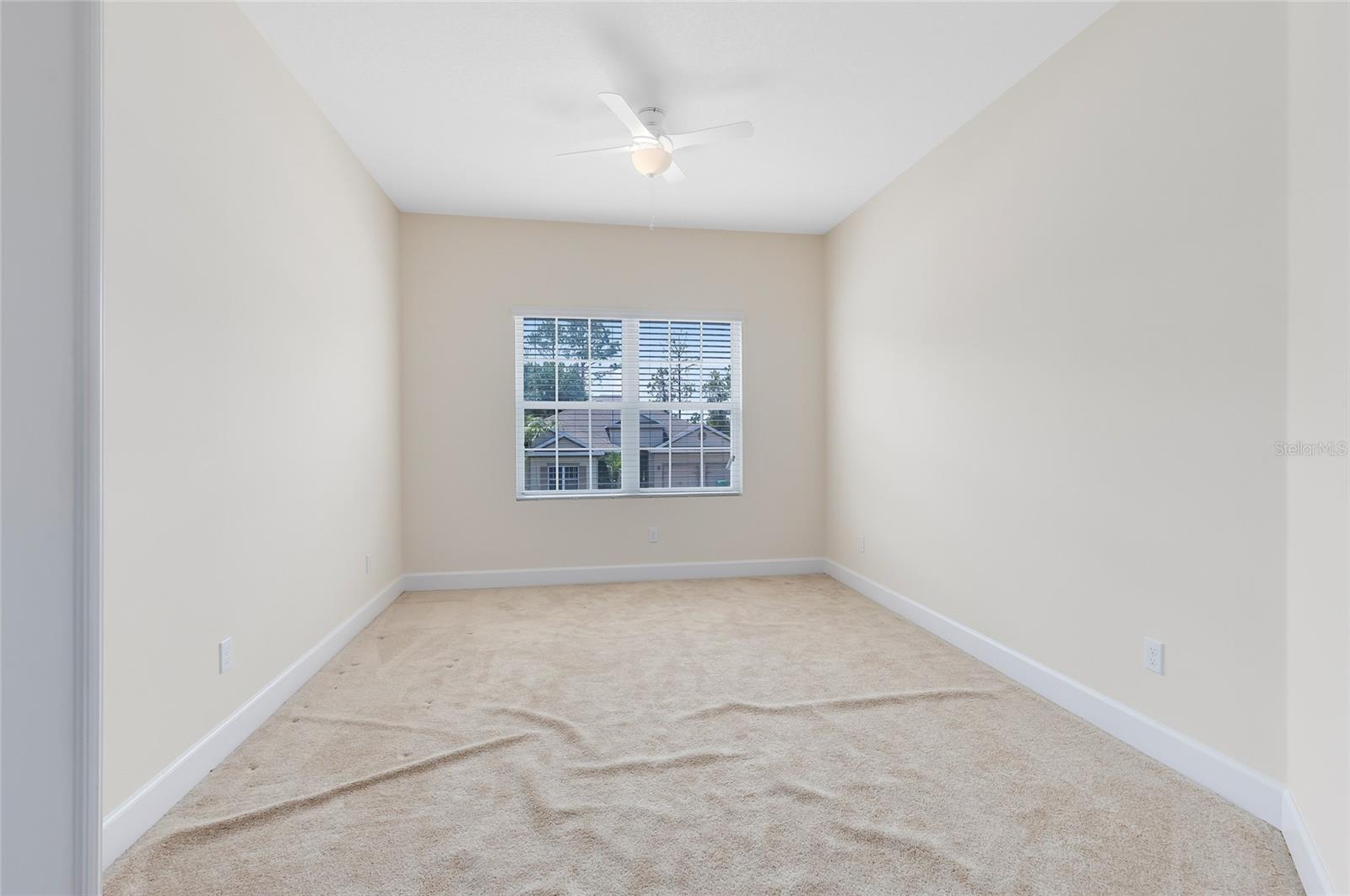 Image 22 of 37 For 15485 Sandfield Loop