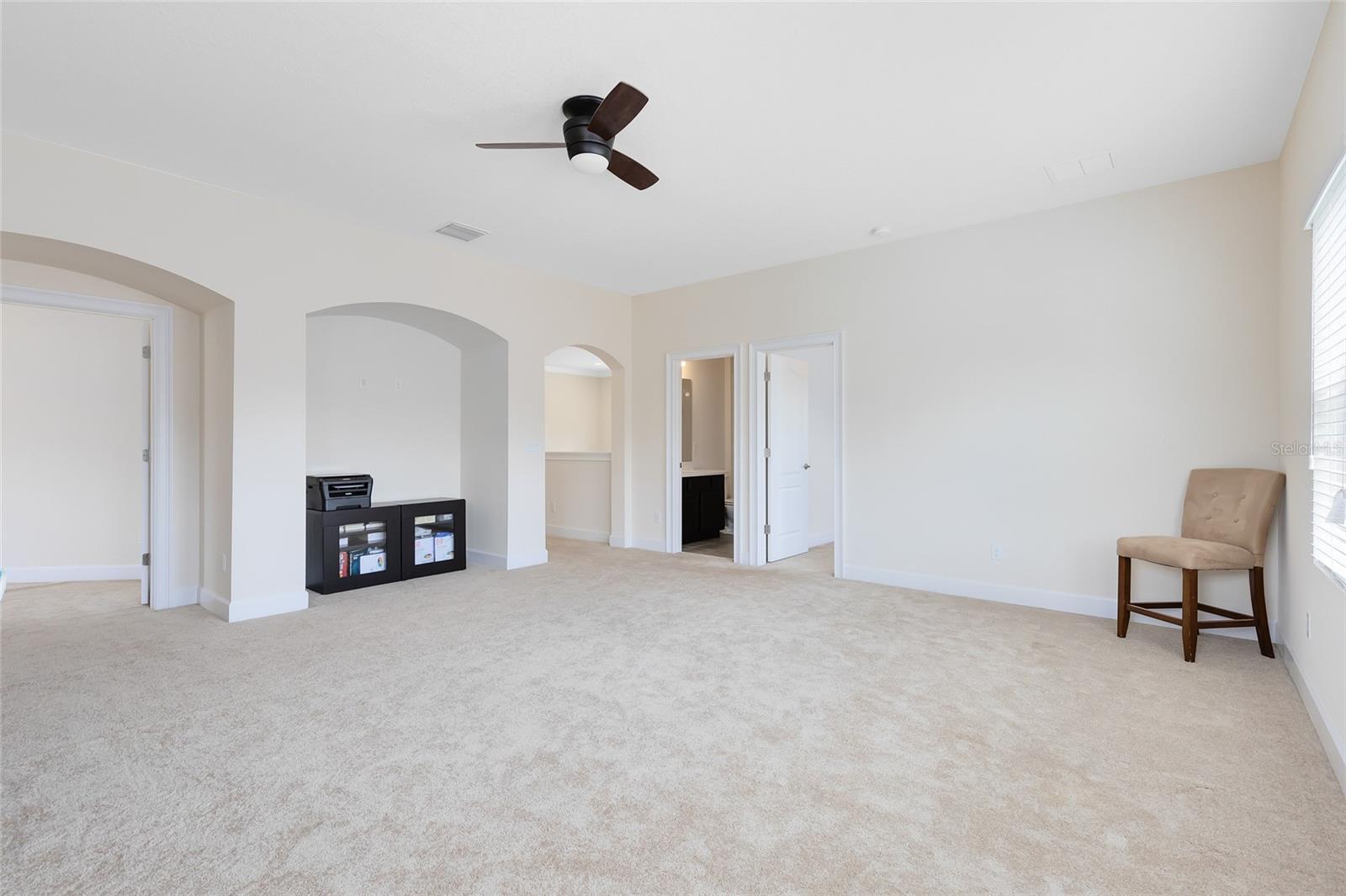 Image 23 of 37 For 15485 Sandfield Loop