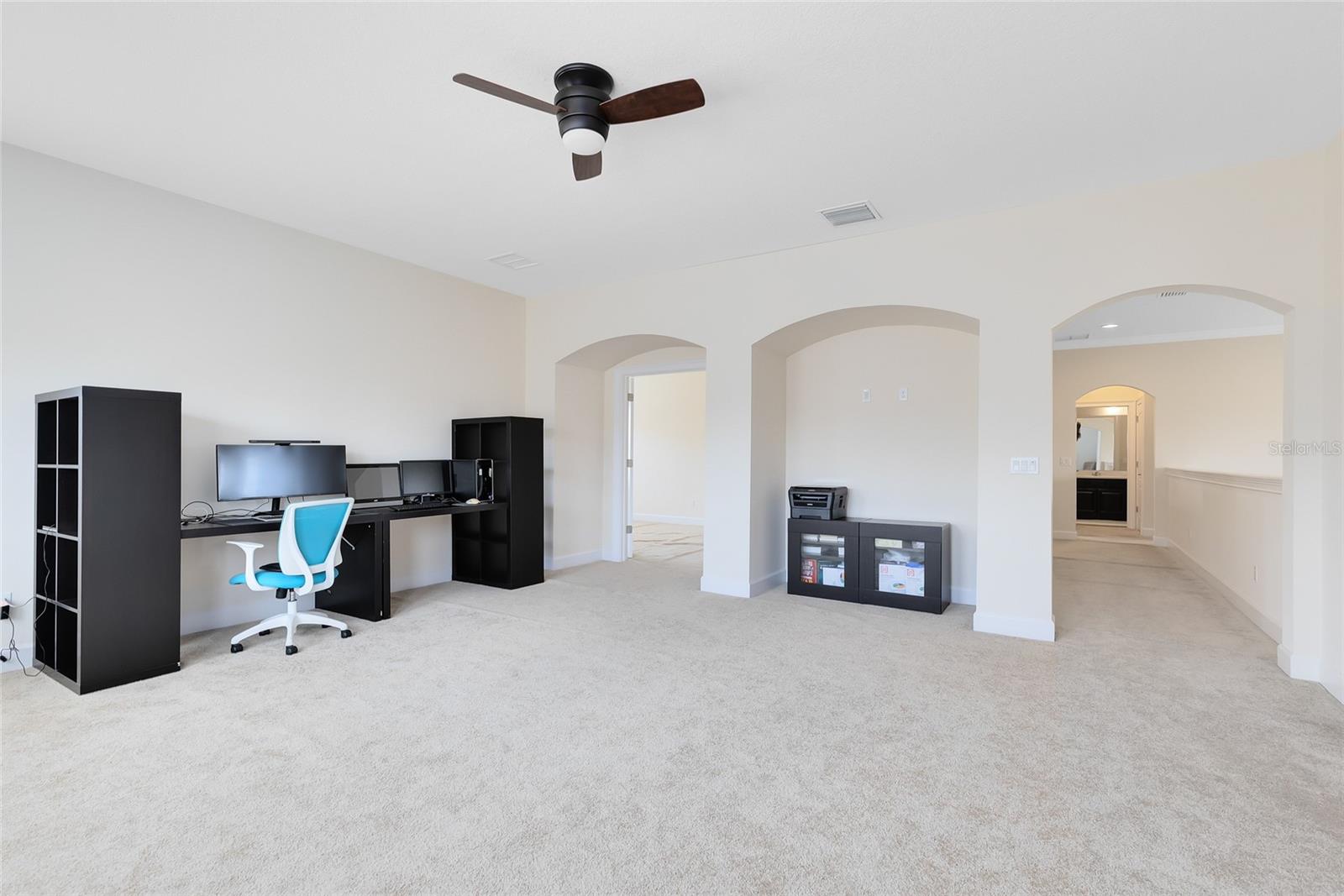 Image 24 of 37 For 15485 Sandfield Loop