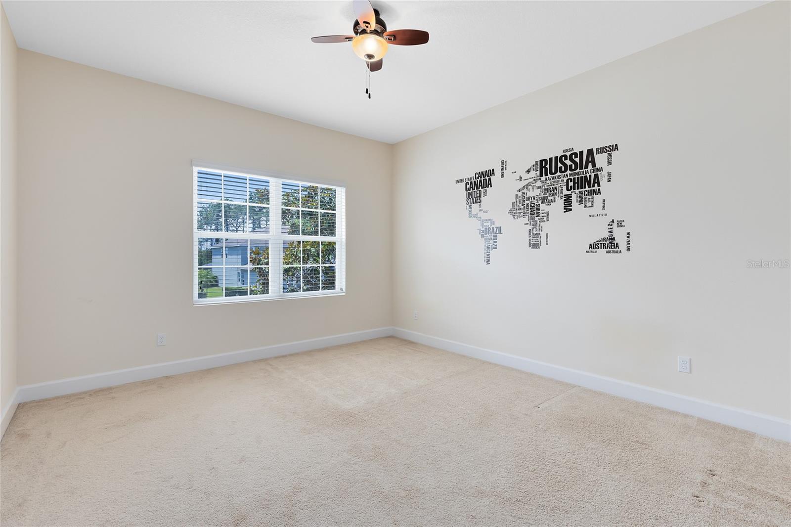 Image 26 of 37 For 15485 Sandfield Loop