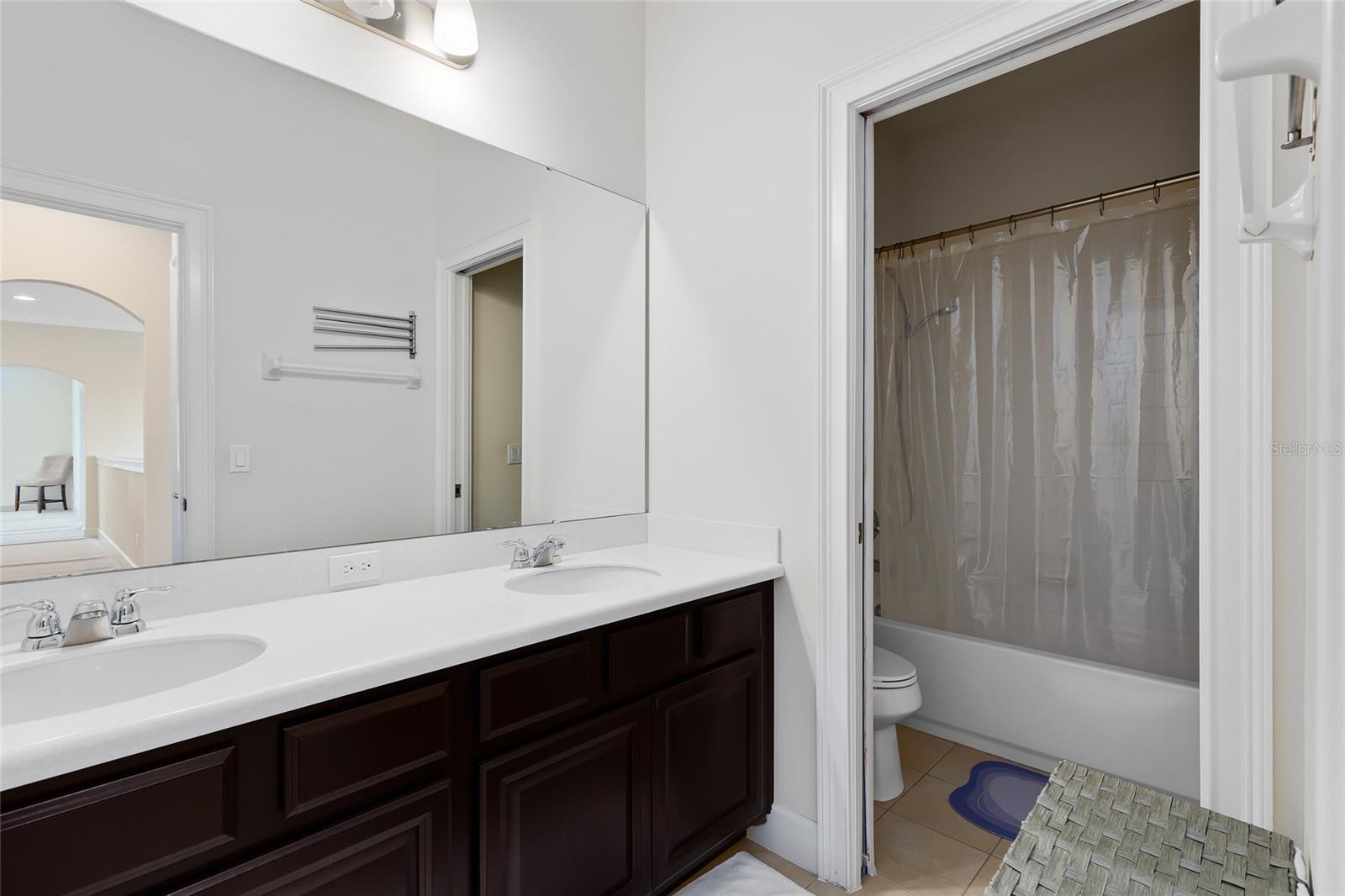 Image 27 of 37 For 15485 Sandfield Loop