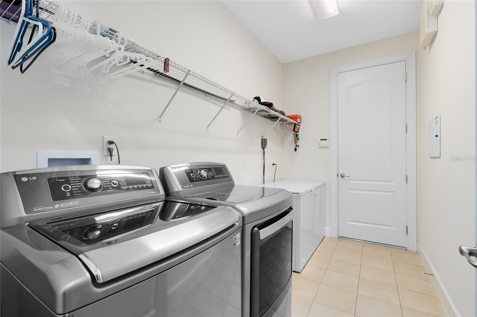 Image 29 of 37 For 15485 Sandfield Loop