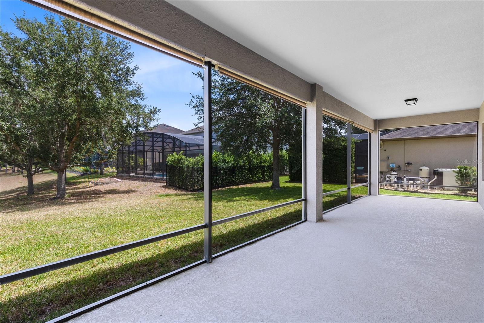 Image 30 of 37 For 15485 Sandfield Loop