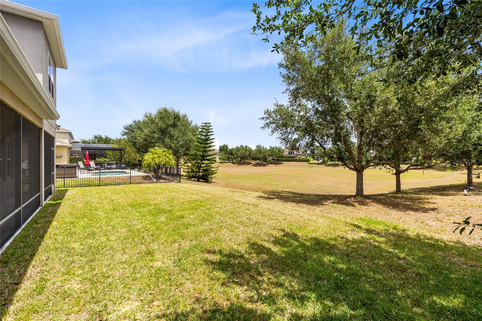 Image 31 of 37 For 15485 Sandfield Loop