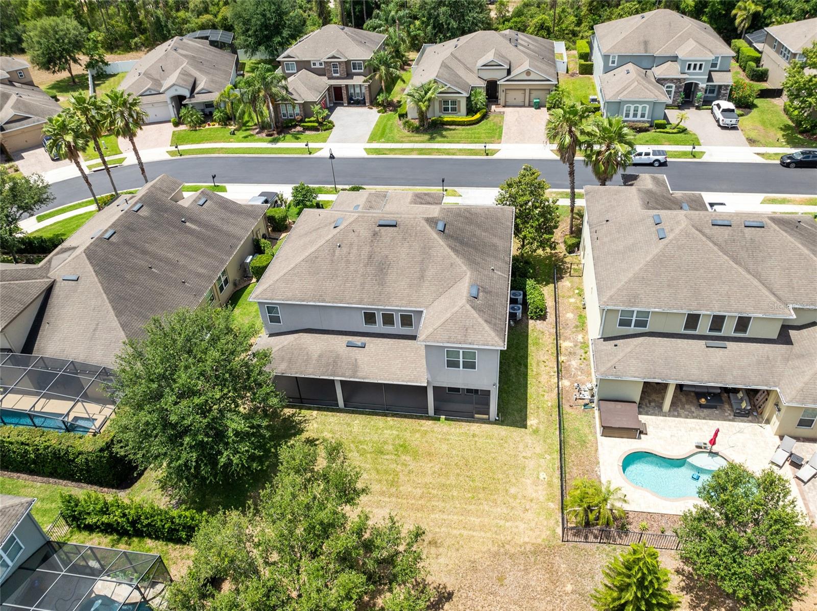 Image 33 of 37 For 15485 Sandfield Loop