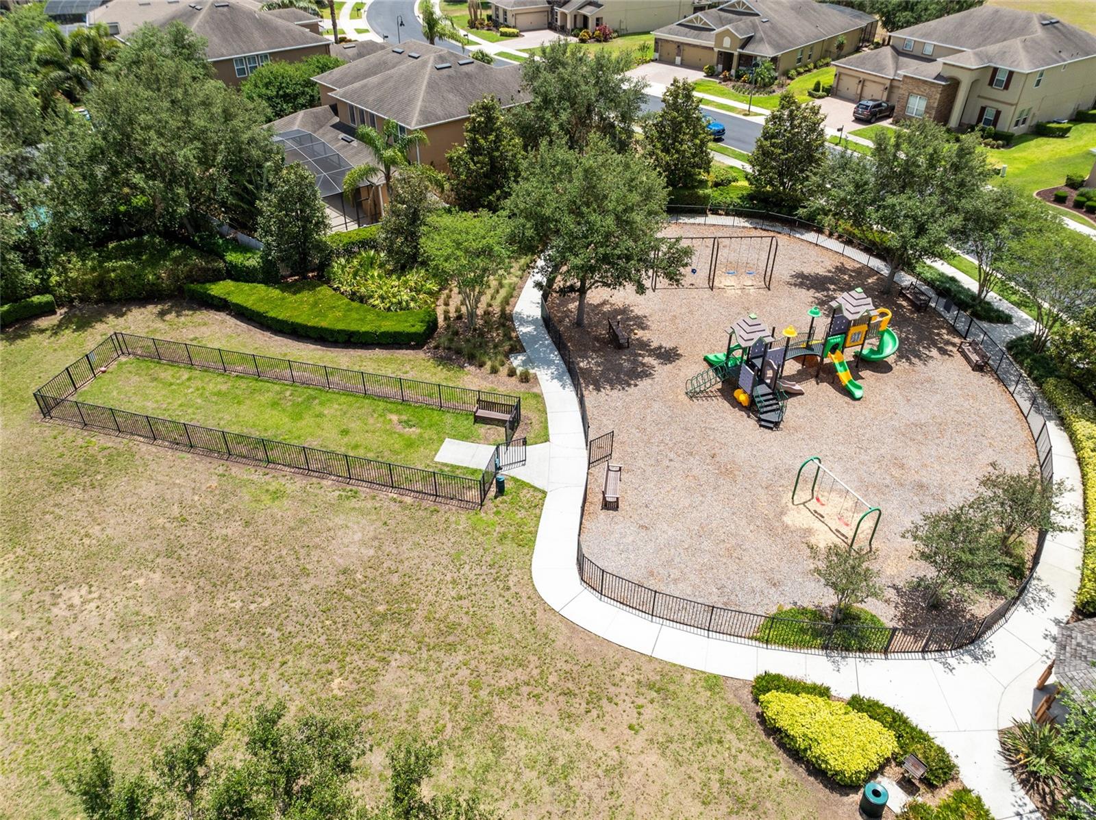 Image 36 of 37 For 15485 Sandfield Loop