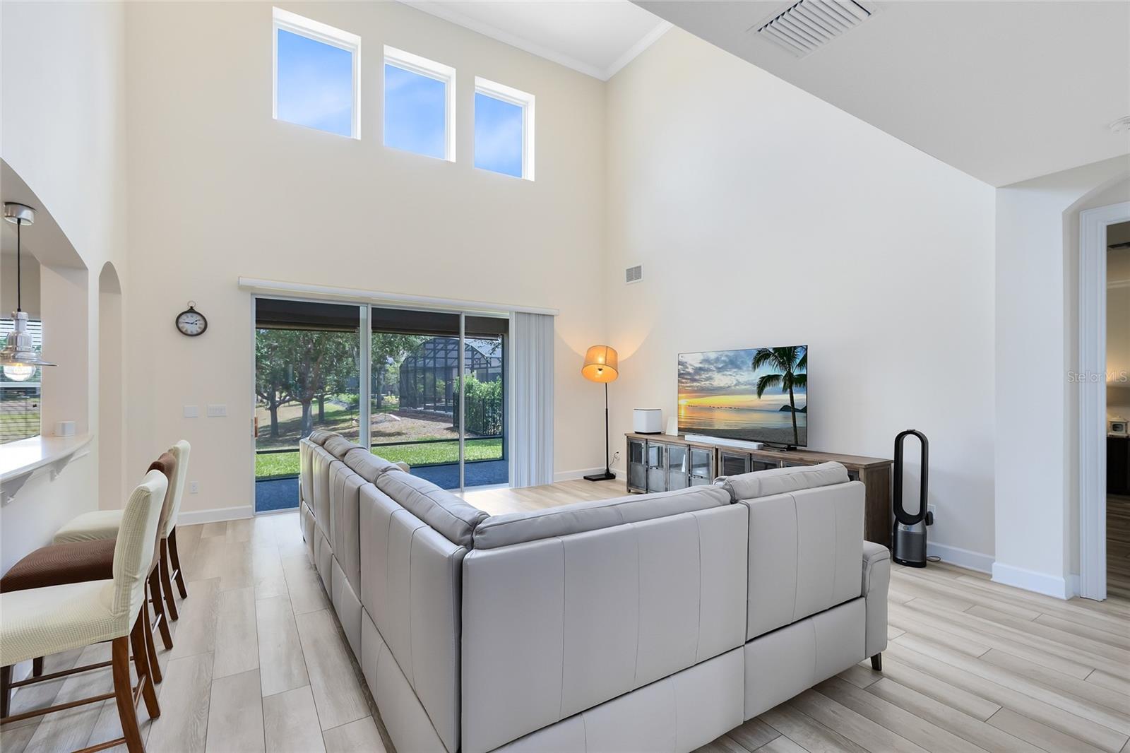 Image 5 of 37 For 15485 Sandfield Loop