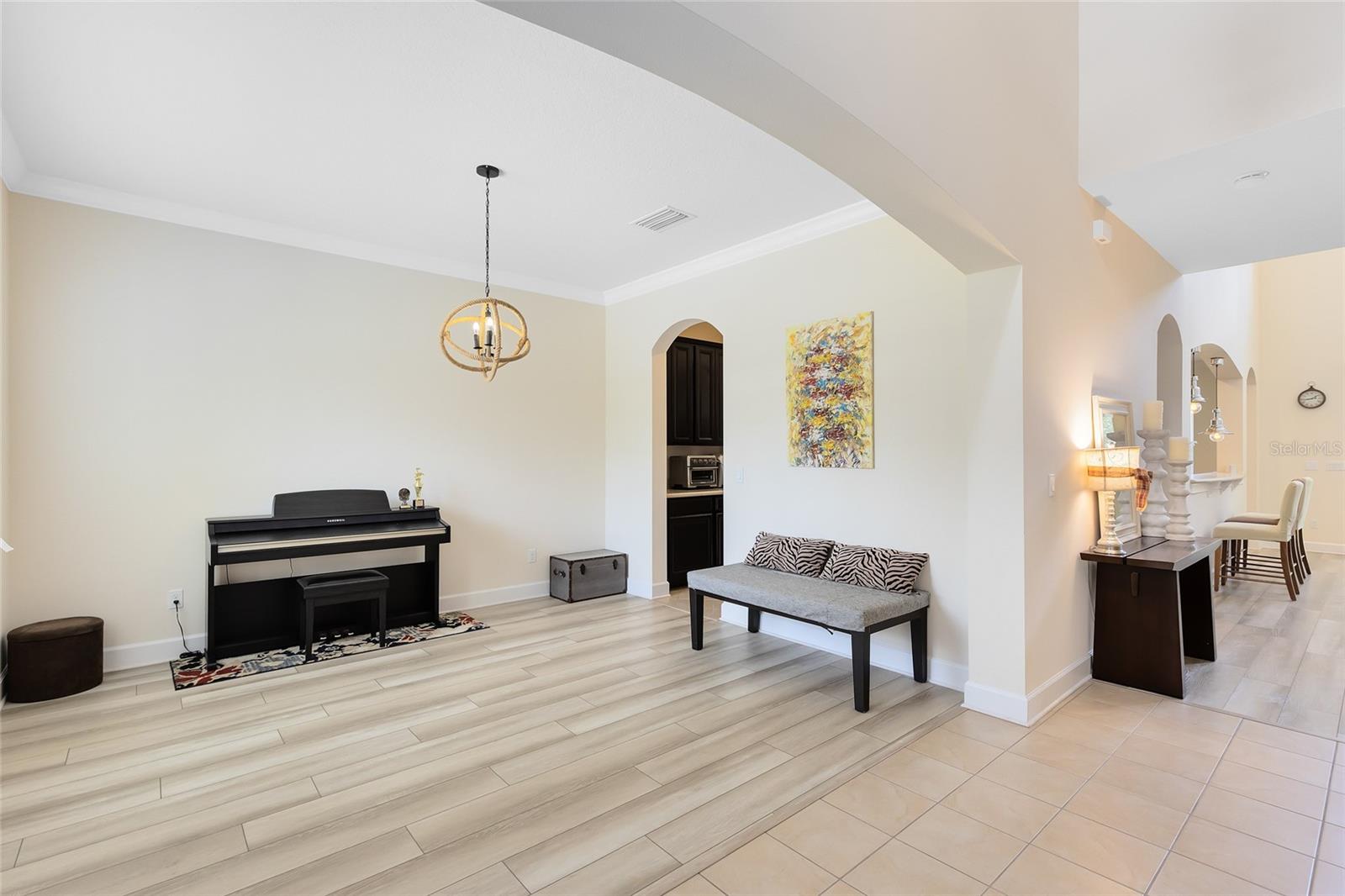 Image 9 of 37 For 15485 Sandfield Loop