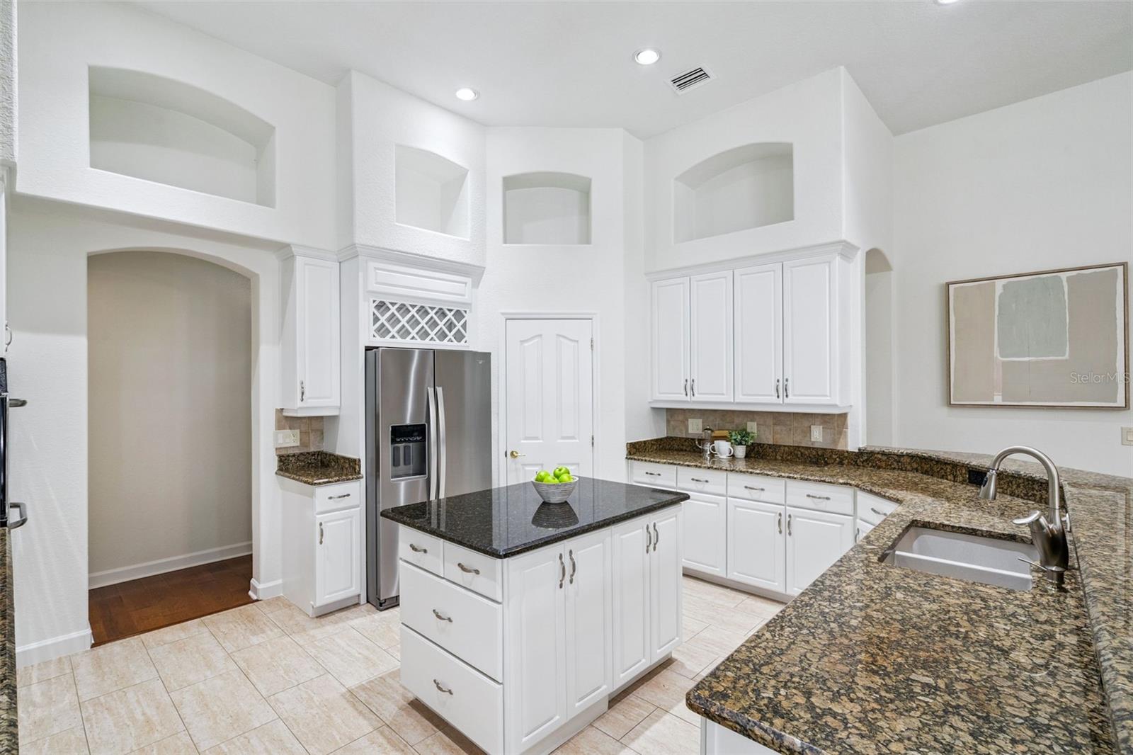 Image 10 of 68 For 1702 Majestic Oak Drive