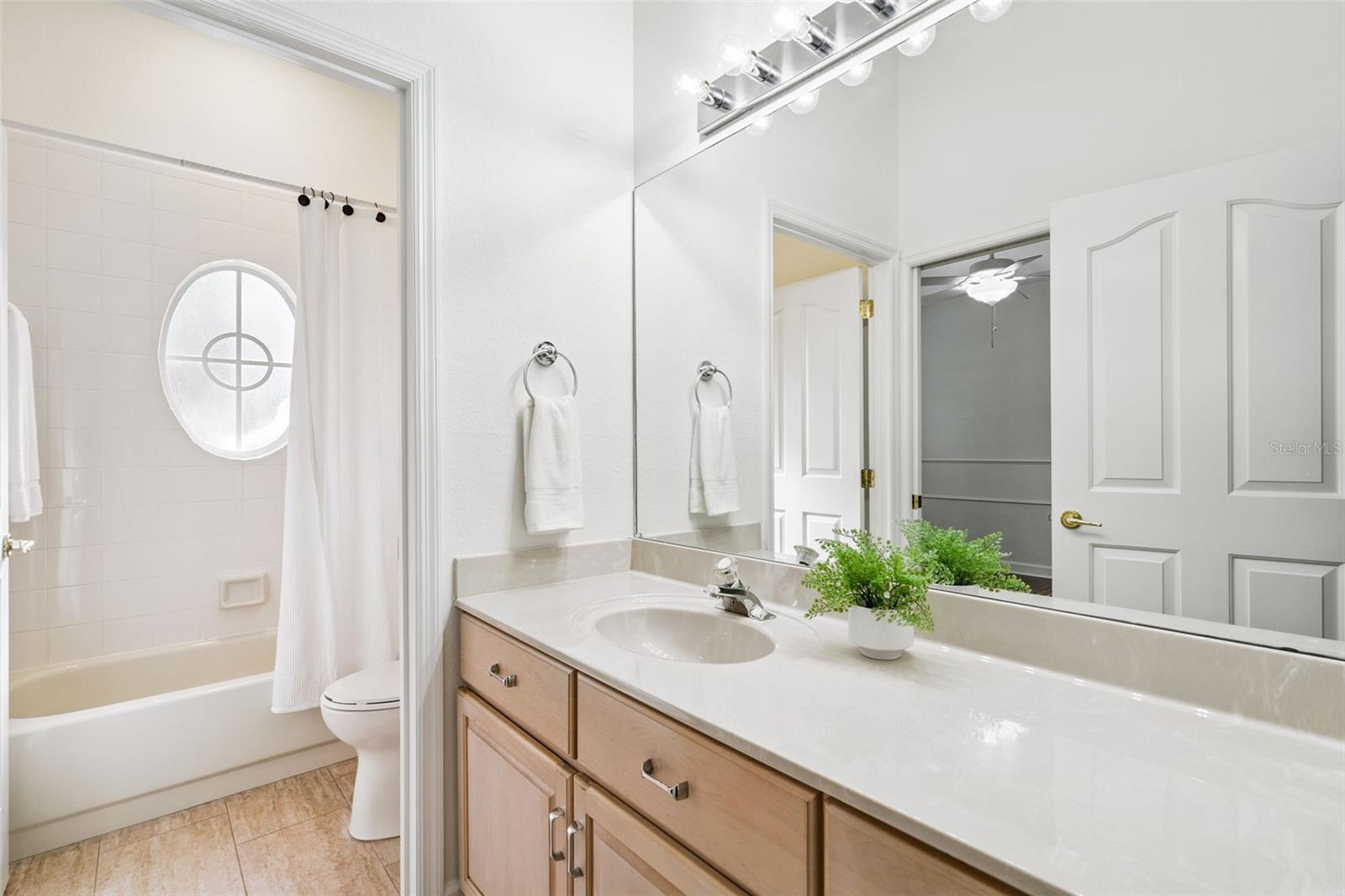 Image 18 of 68 For 1702 Majestic Oak Drive