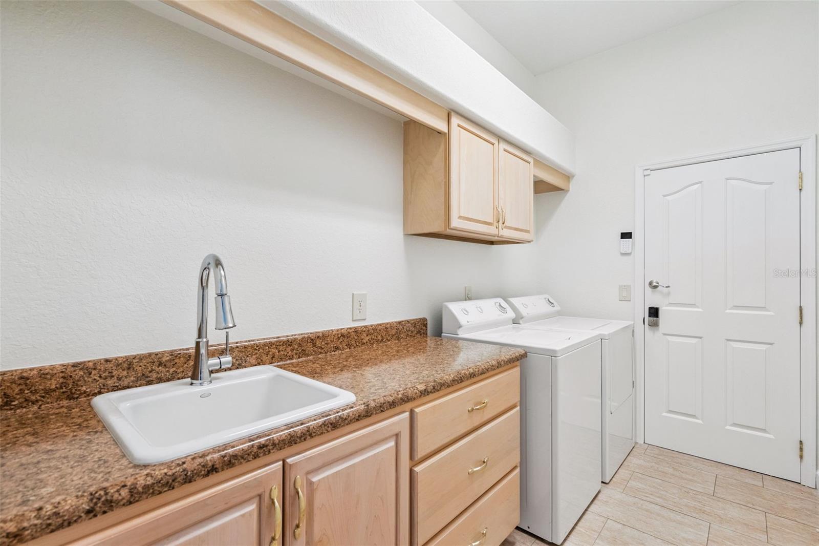 Image 23 of 68 For 1702 Majestic Oak Drive