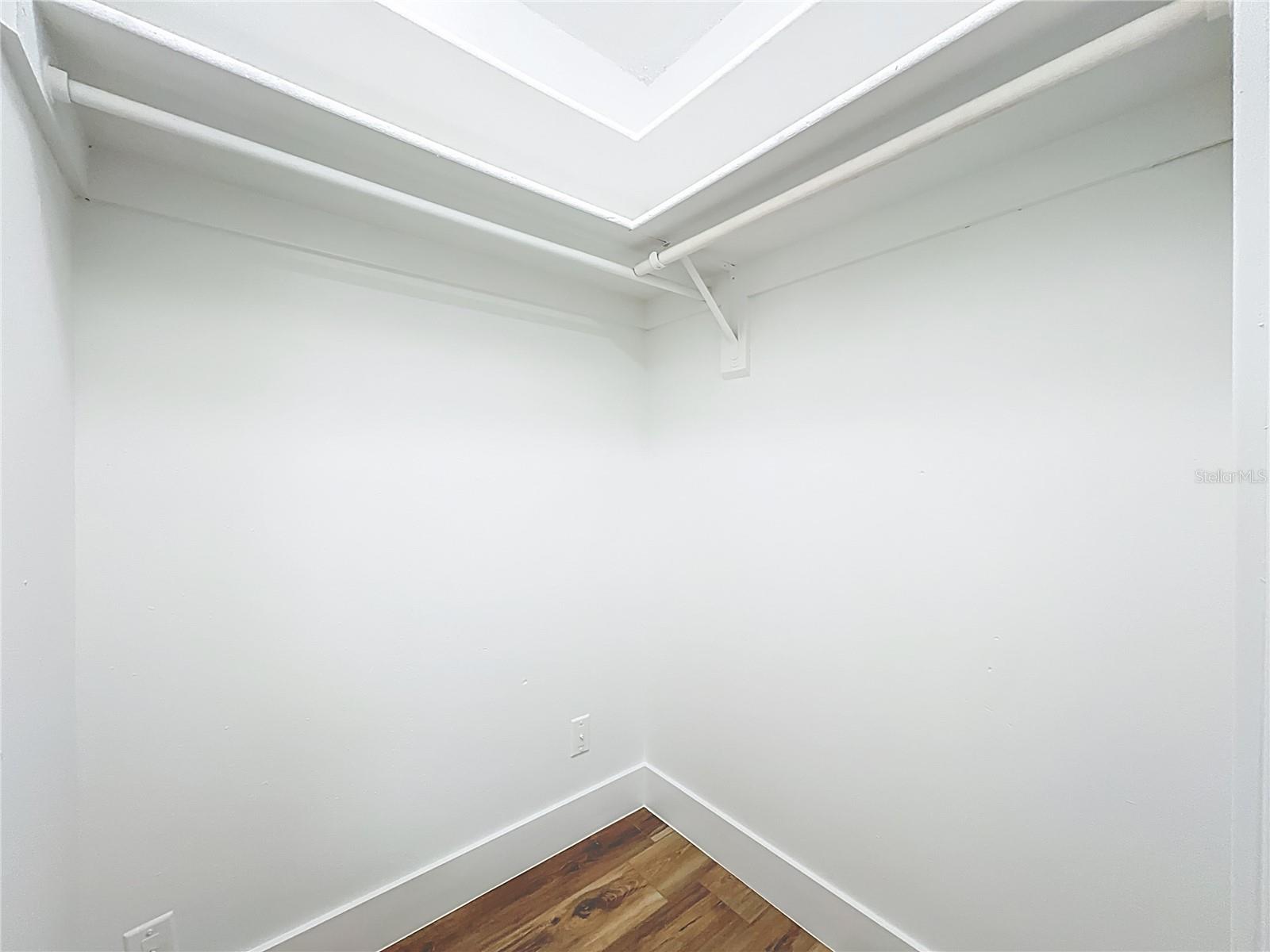 Image 22 of 44 For 10217 Belgrove Place