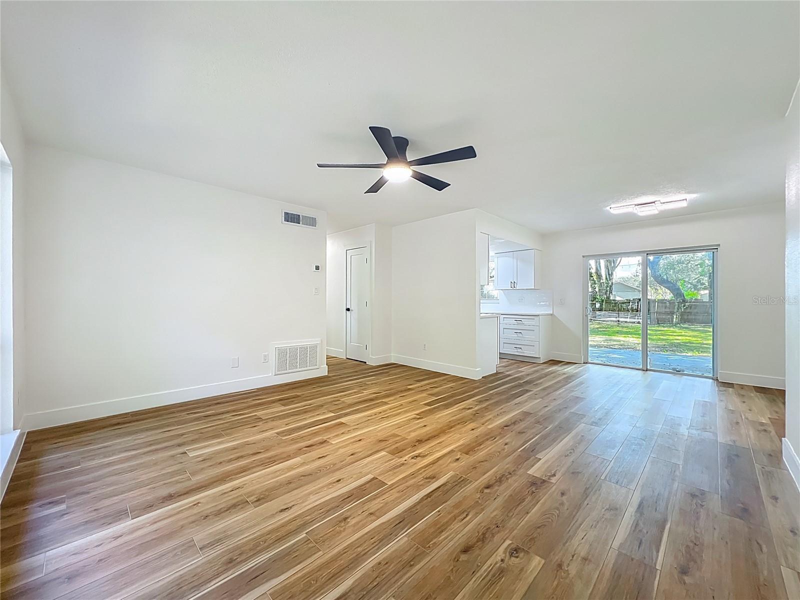 Image 7 of 44 For 10217 Belgrove Place