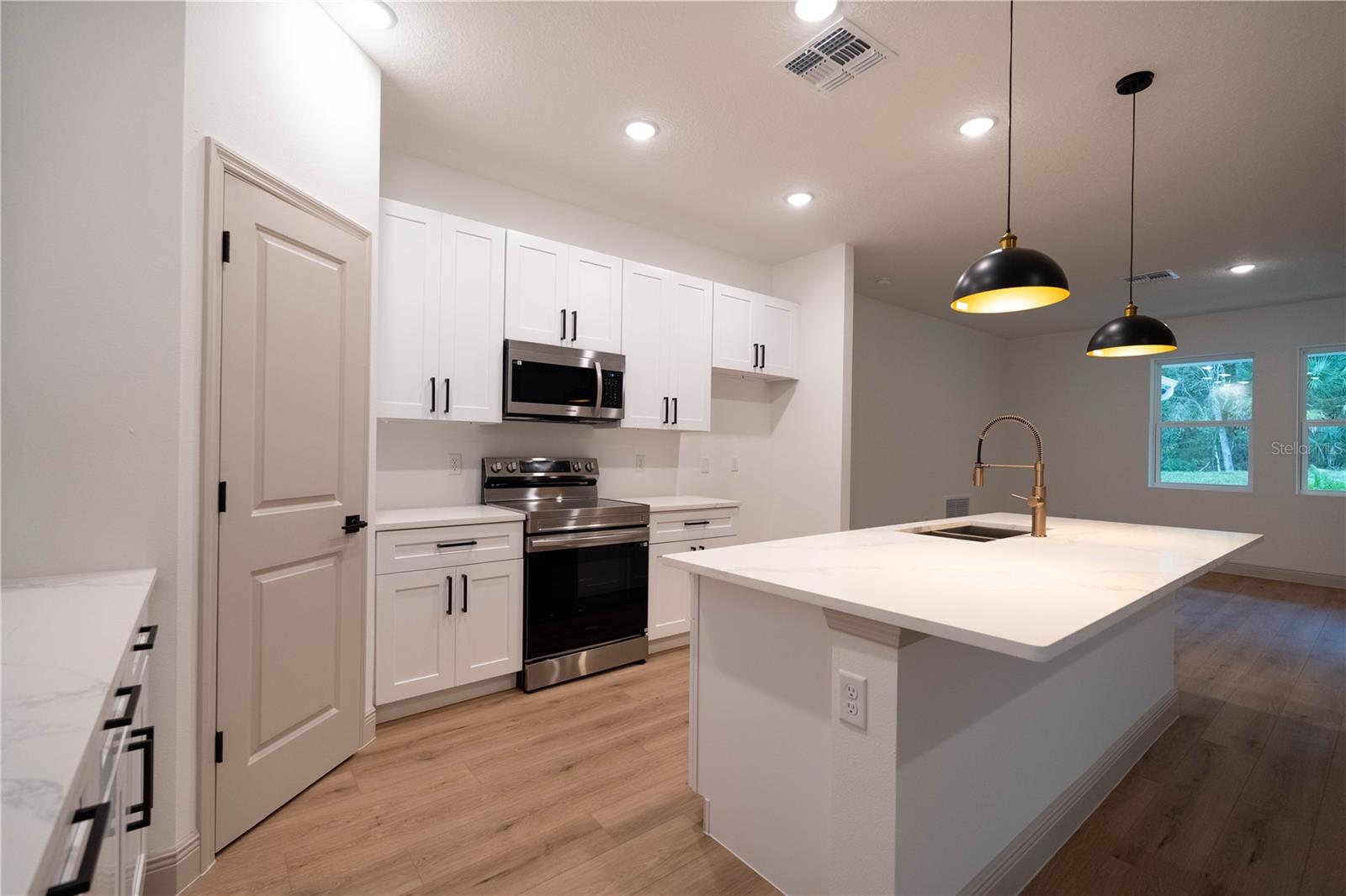 Image 11 of 38 For 30536 Hoylake Street