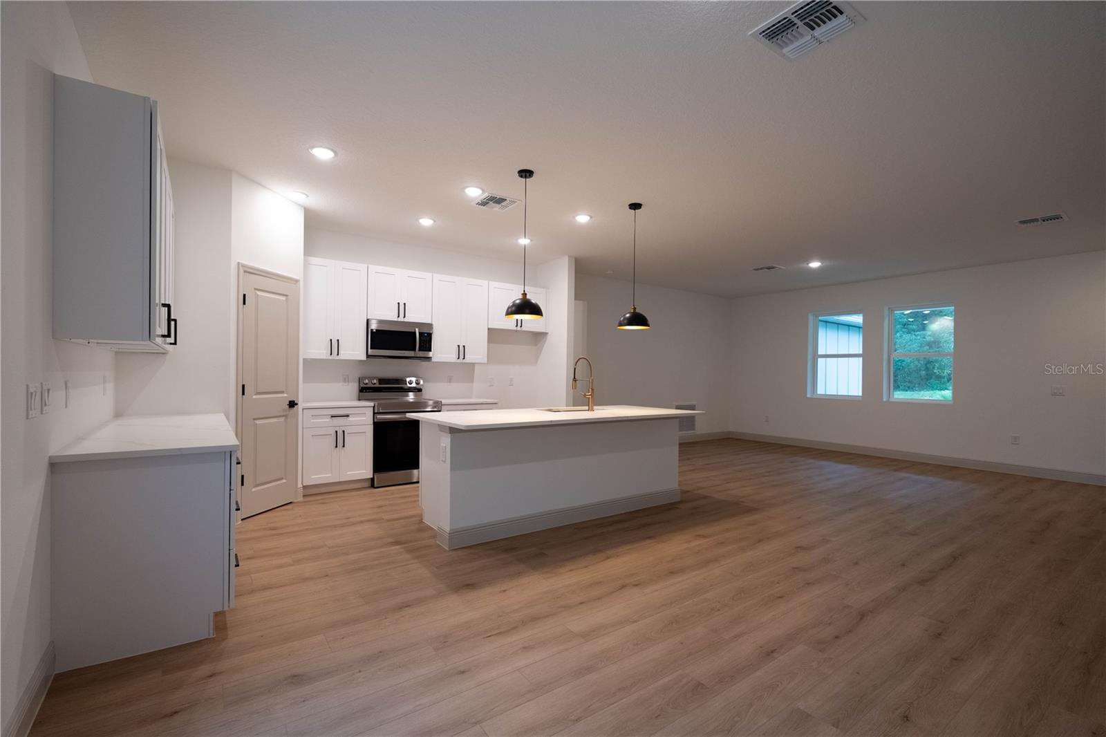 Image 7 of 38 For 30536 Hoylake Street