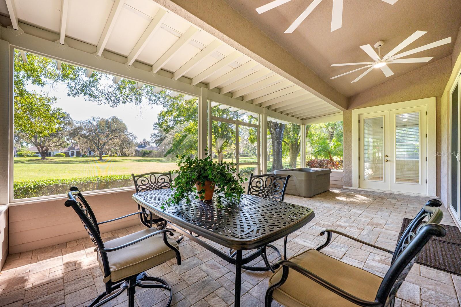 Image 24 of 44 For 935 Ridgeside Court