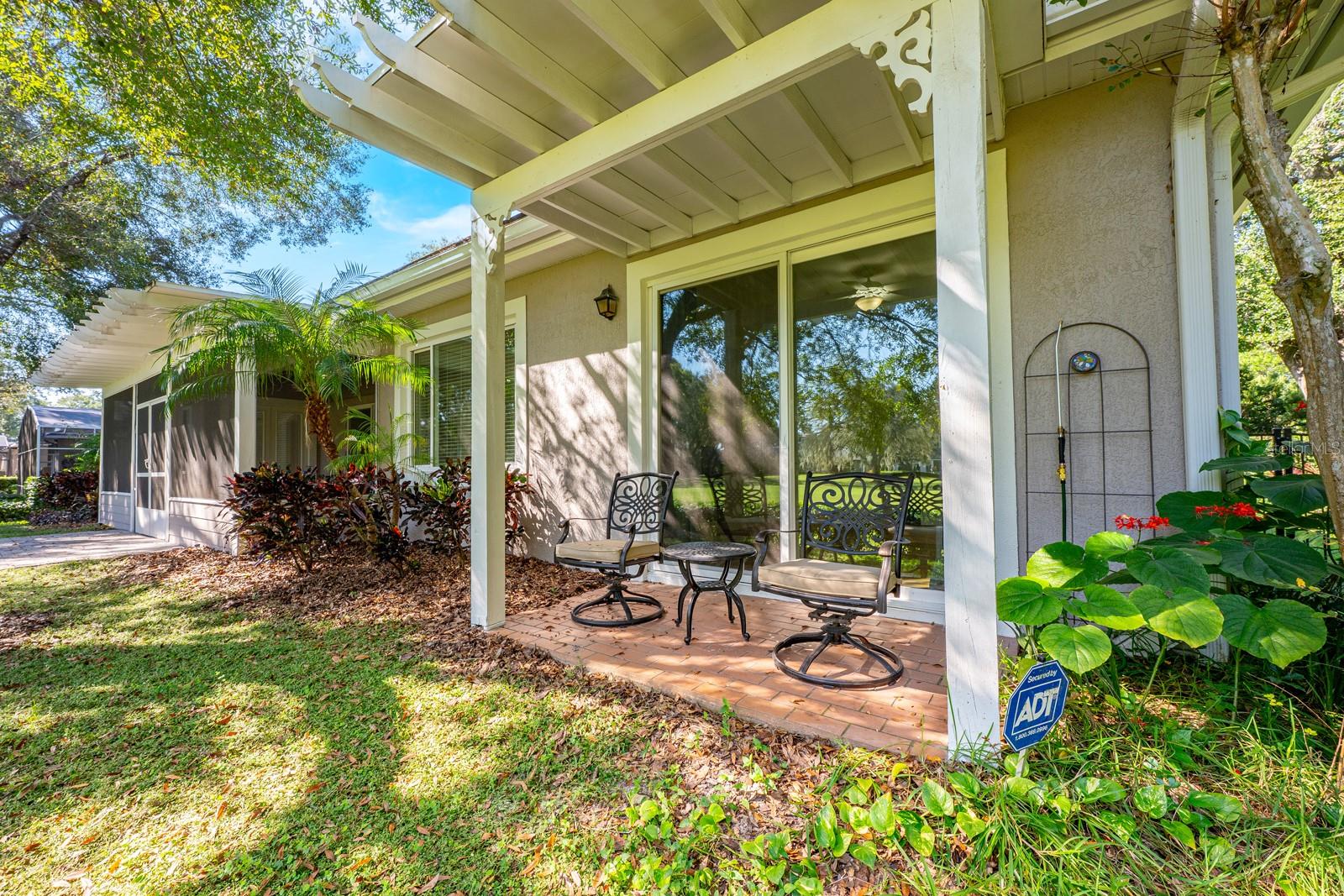 Image 26 of 44 For 935 Ridgeside Court