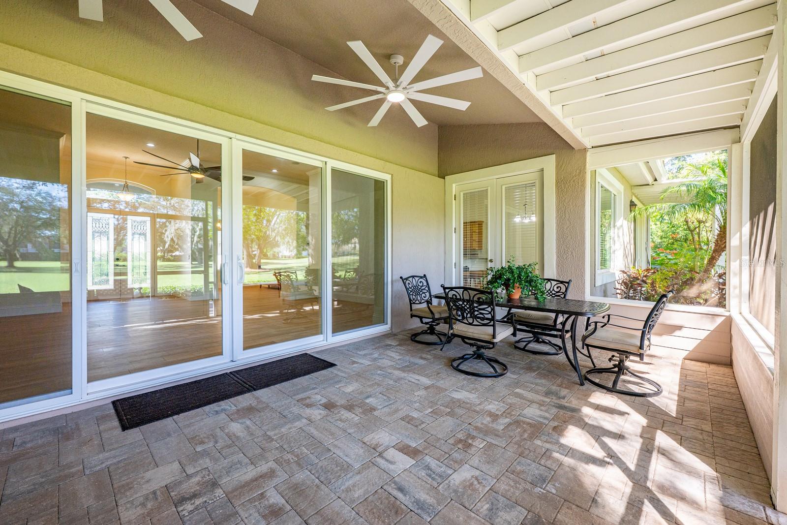 Image 3 of 44 For 935 Ridgeside Court