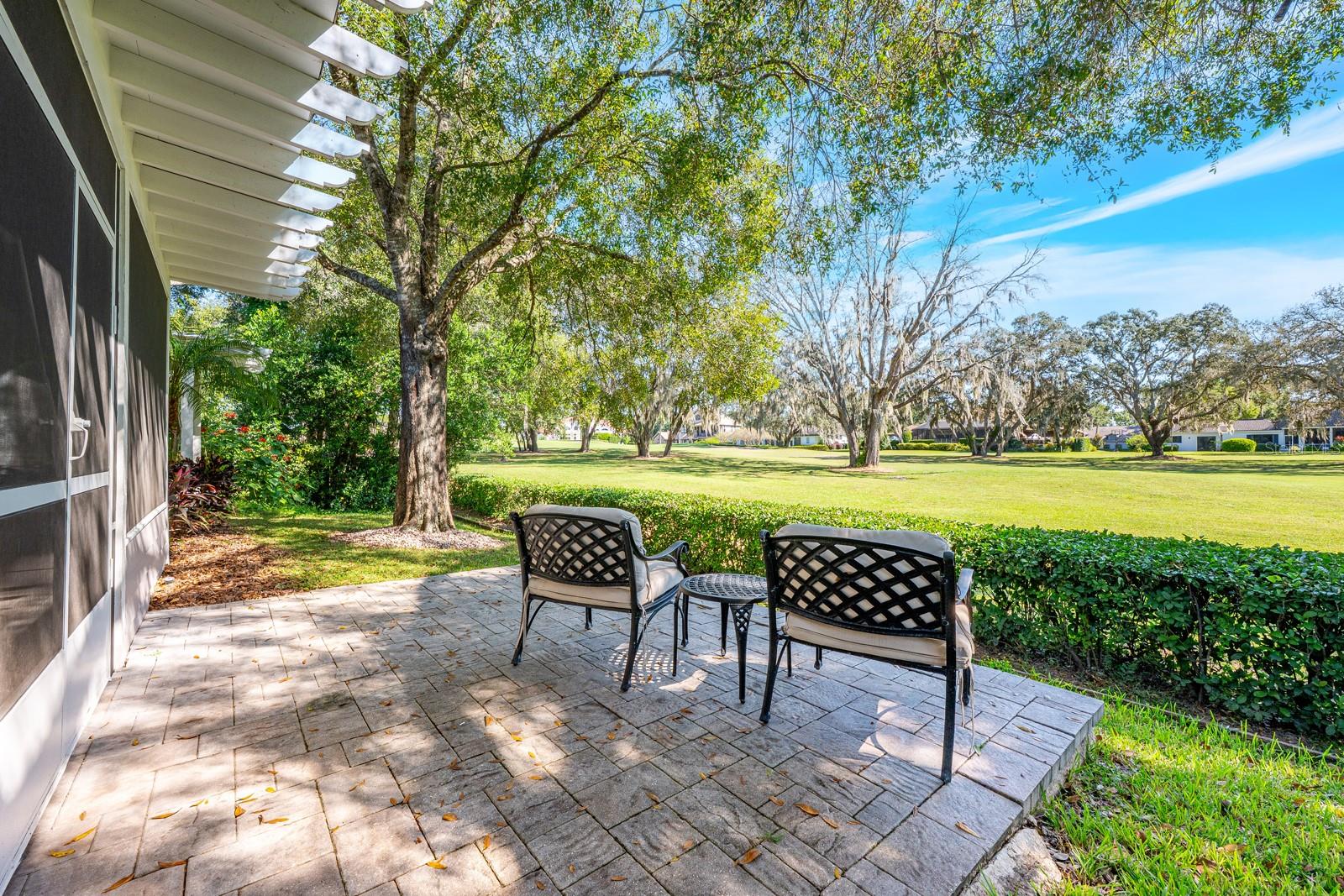 Image 4 of 44 For 935 Ridgeside Court