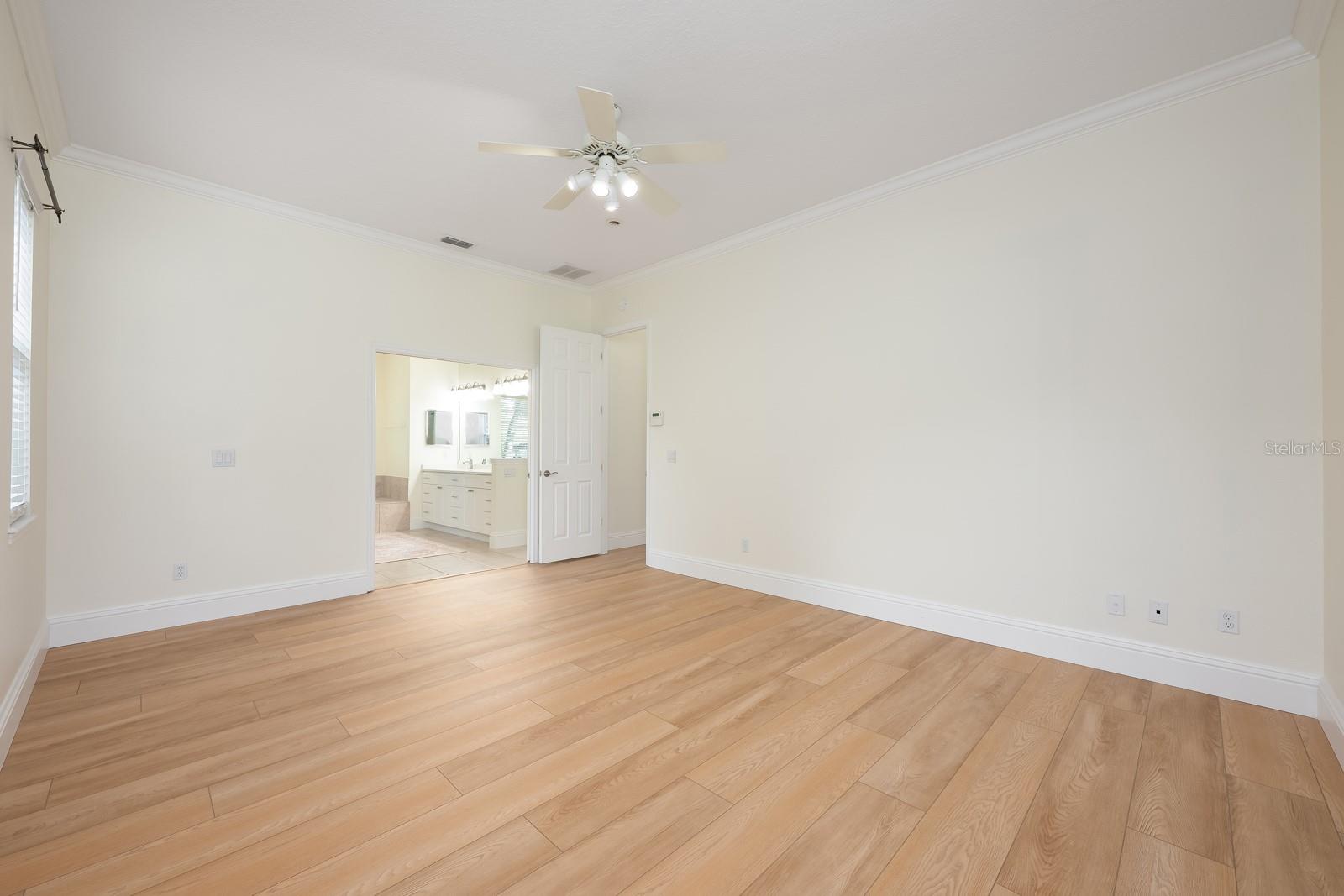 Image 41 of 44 For 935 Ridgeside Court