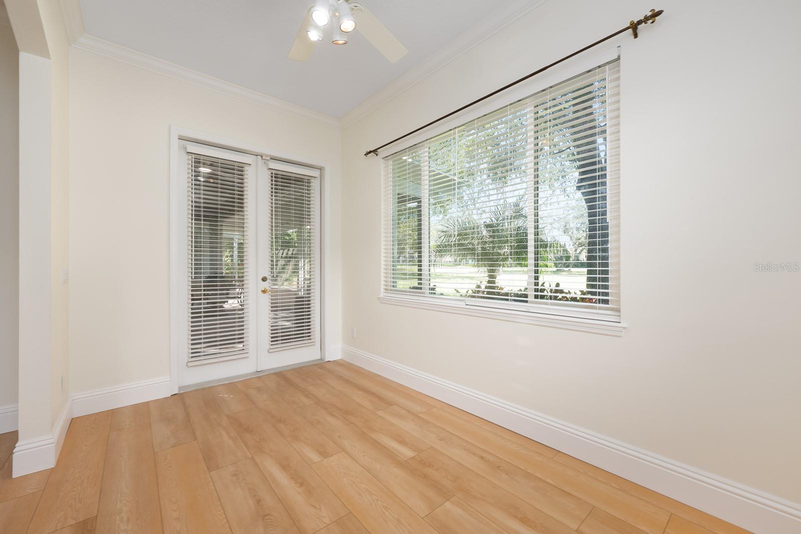 Image 42 of 44 For 935 Ridgeside Court