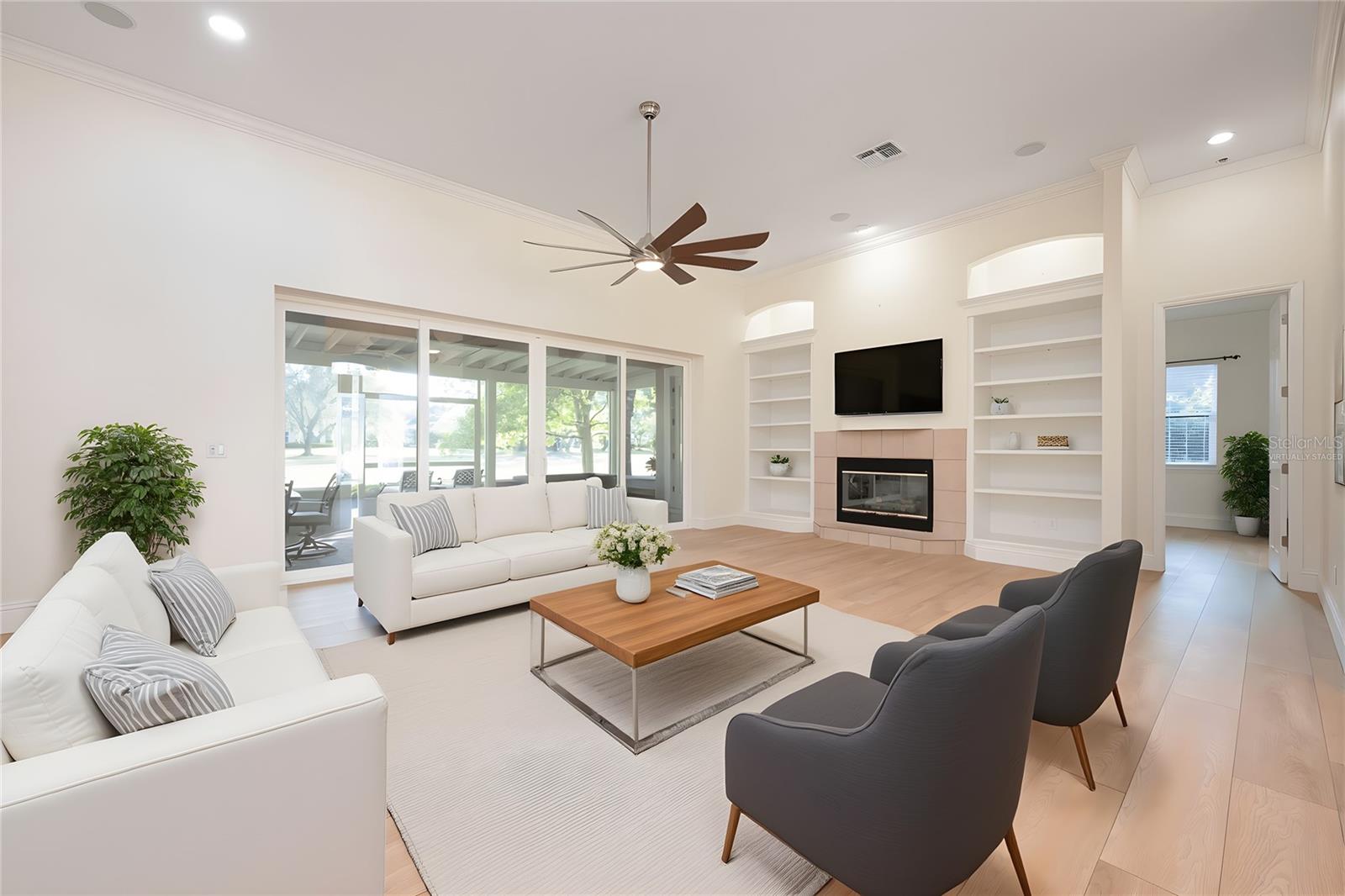 Image 6 of 44 For 935 Ridgeside Court