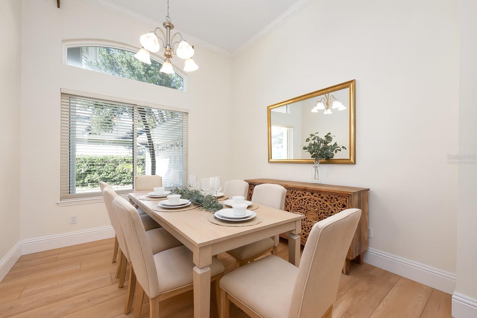 Image 8 of 44 For 935 Ridgeside Court