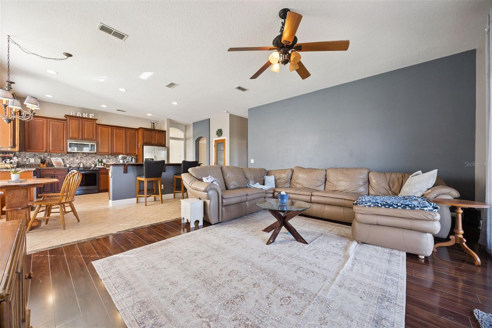 Image 13 of 65 For 3720 Valley Oaks Court