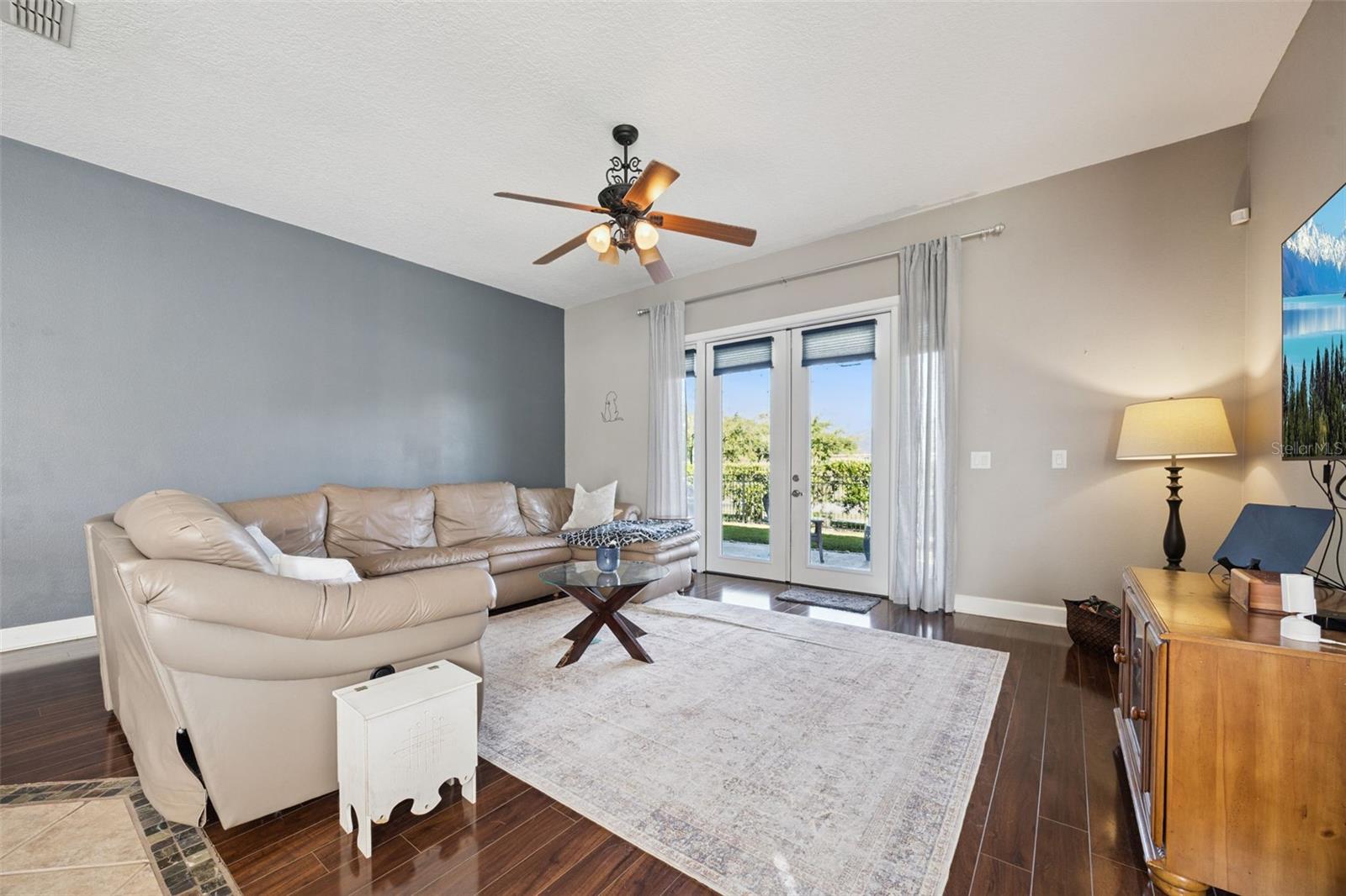 Image 14 of 65 For 3720 Valley Oaks Court