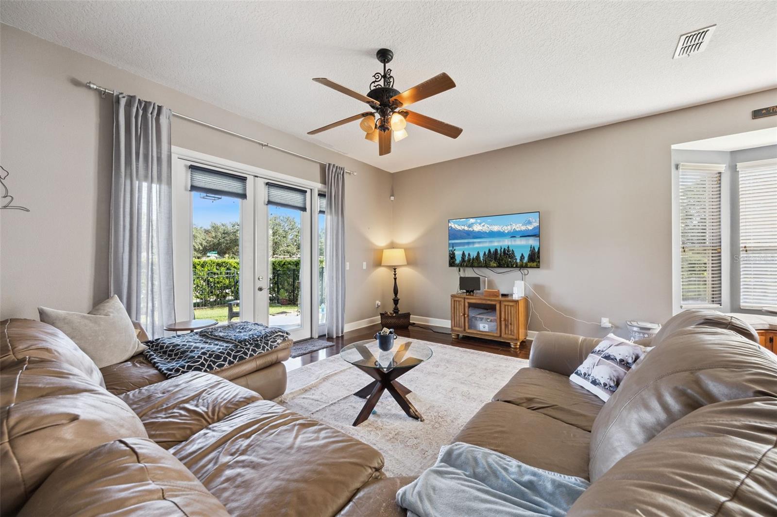 Image 15 of 65 For 3720 Valley Oaks Court