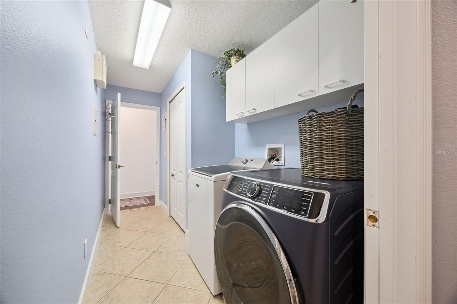 Image 21 of 65 For 3720 Valley Oaks Court