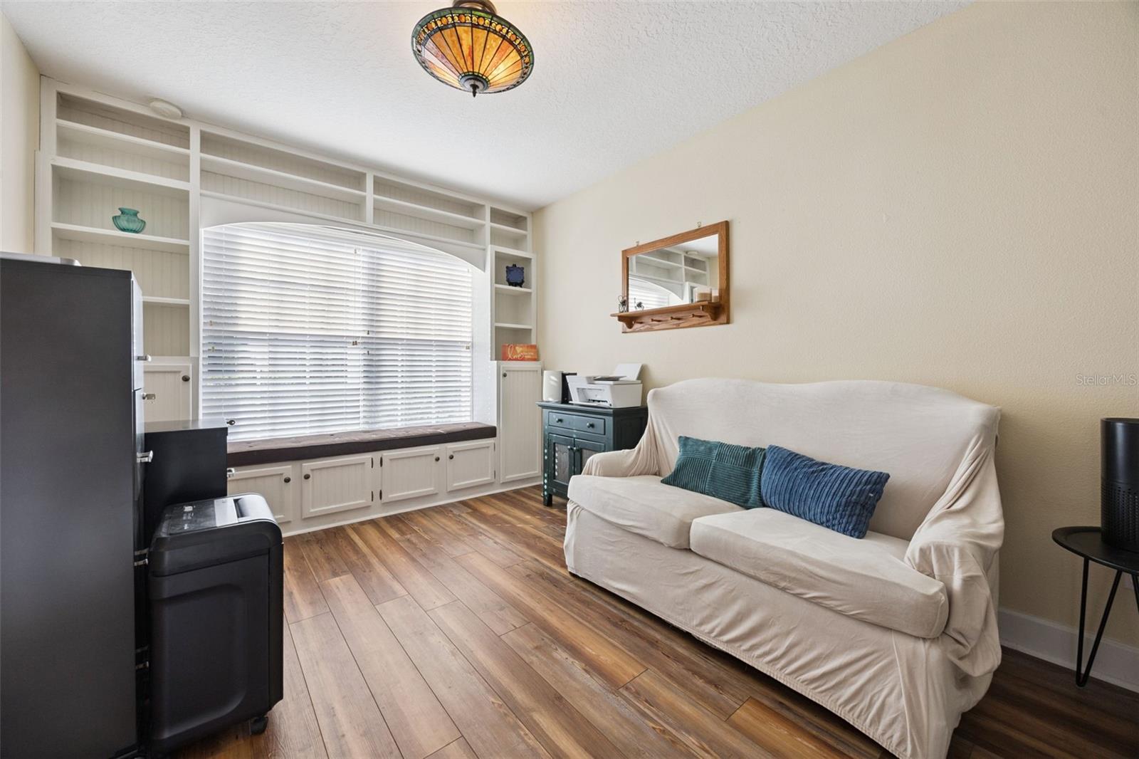 Image 28 of 65 For 3720 Valley Oaks Court