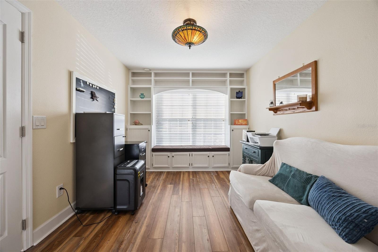 Image 29 of 65 For 3720 Valley Oaks Court