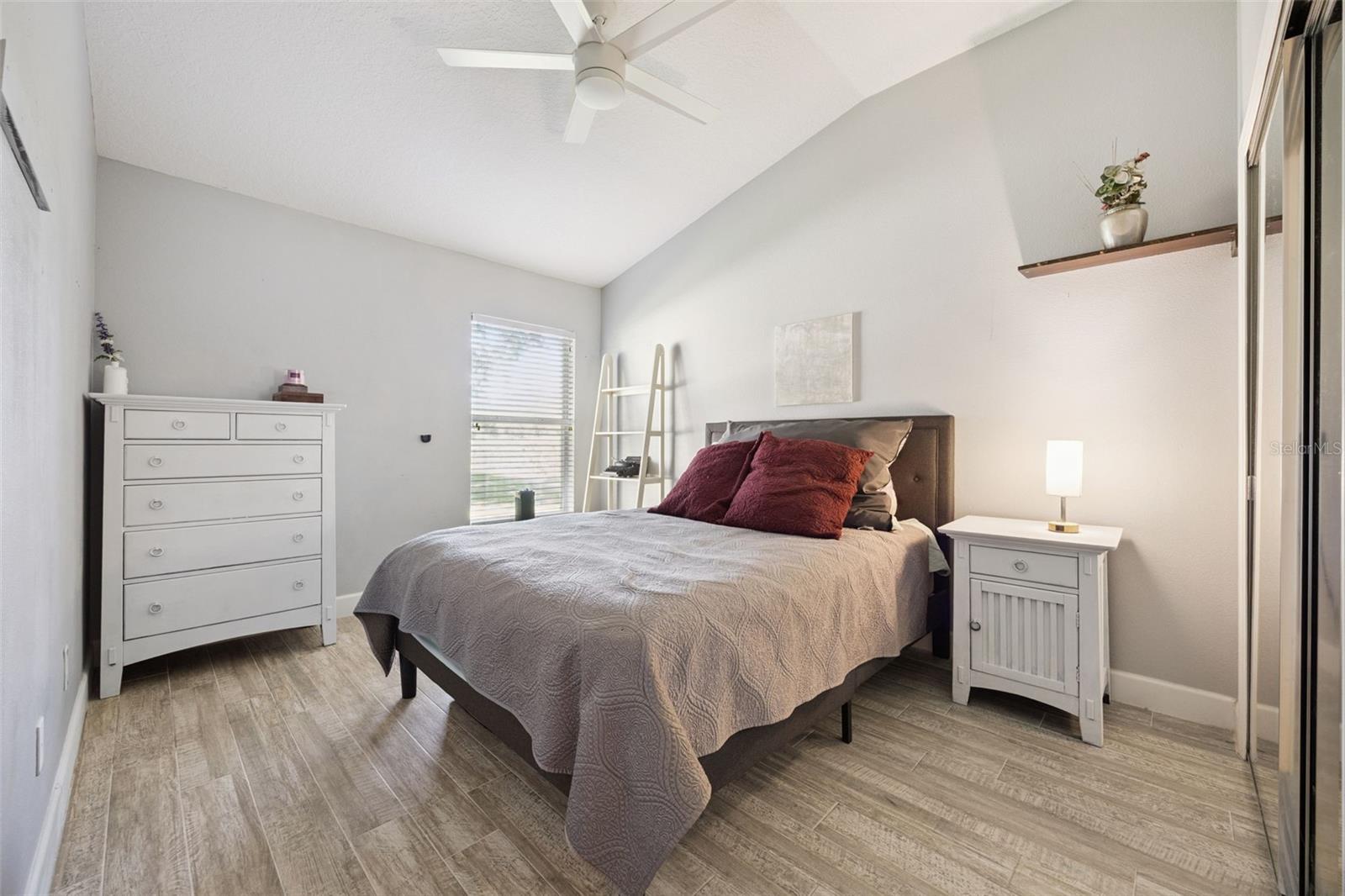 Image 32 of 65 For 3720 Valley Oaks Court