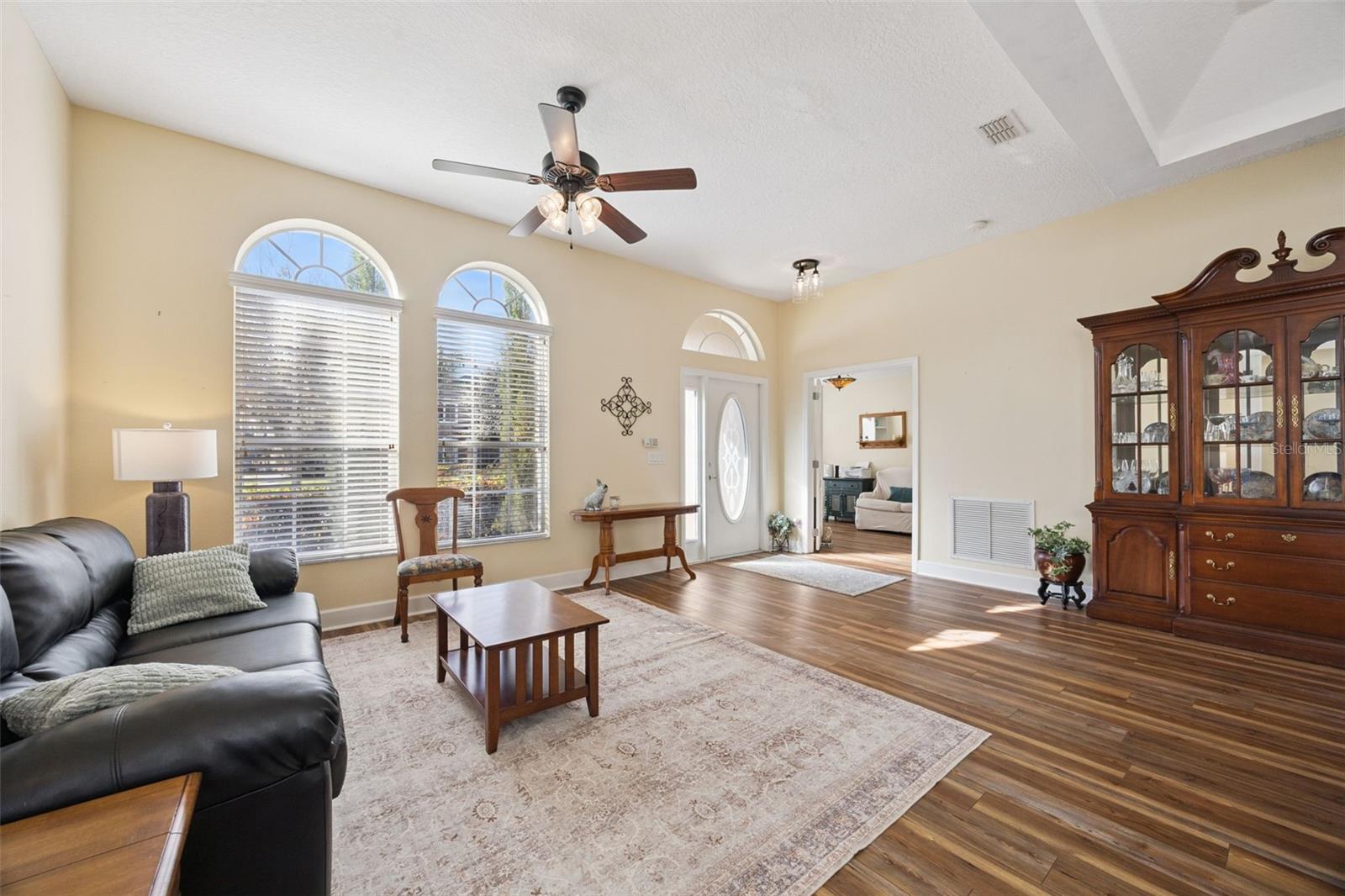 Image 4 of 65 For 3720 Valley Oaks Court