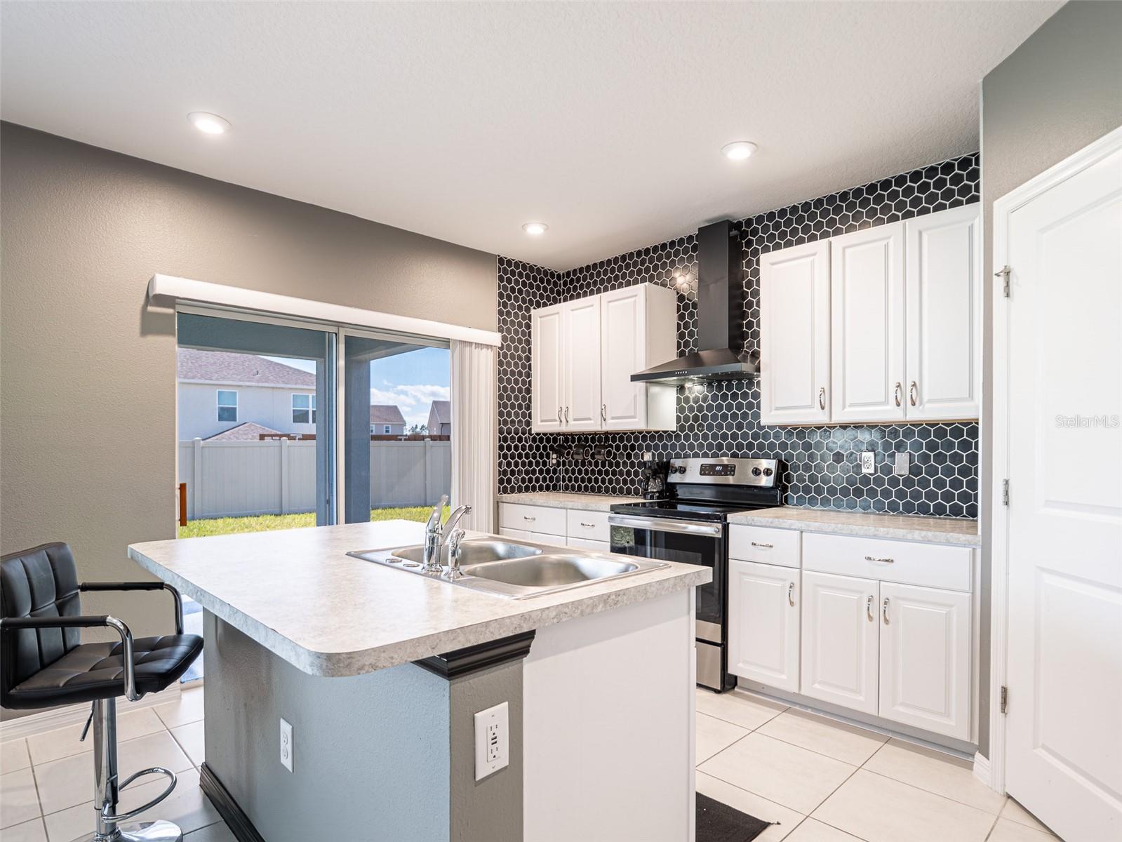 Image 17 of 36 For 596 Meadow Bend Drive