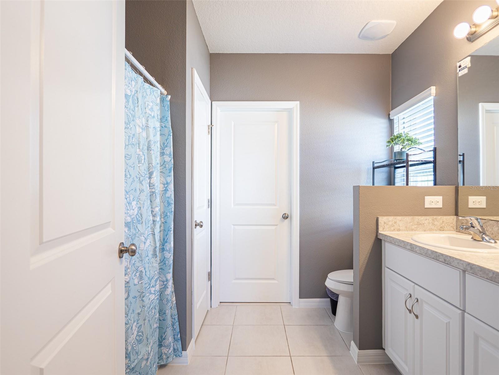 Image 22 of 36 For 596 Meadow Bend Drive