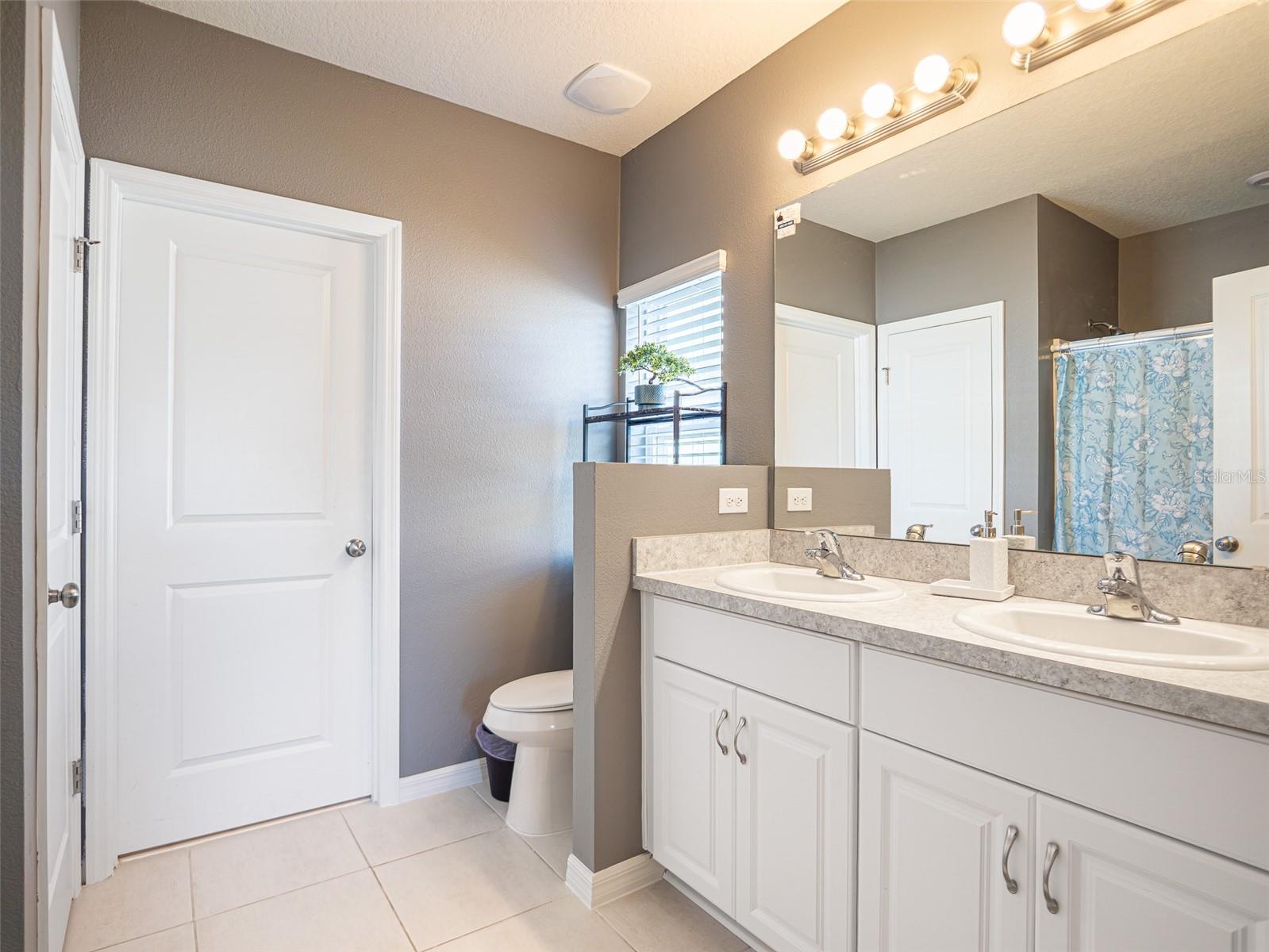 Image 23 of 36 For 596 Meadow Bend Drive