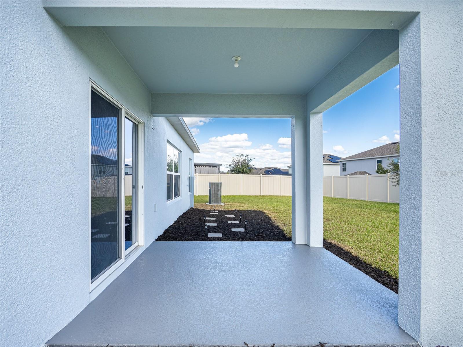 Image 7 of 36 For 596 Meadow Bend Drive