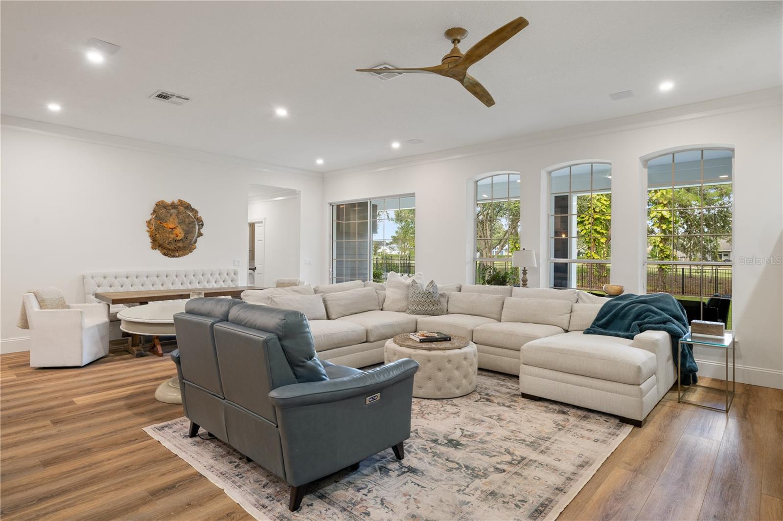 Image 4 of 32 For 6047 Blakeford Drive