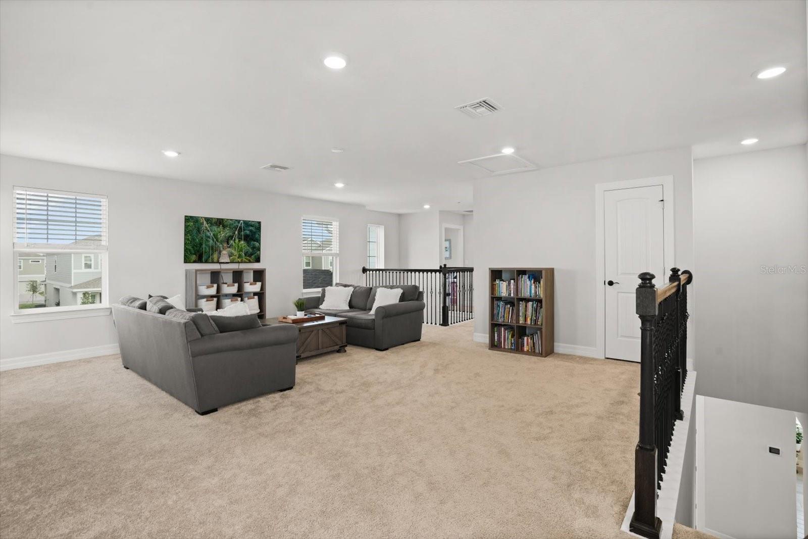 Image 20 of 37 For 6948 Rosy Sky Avenue