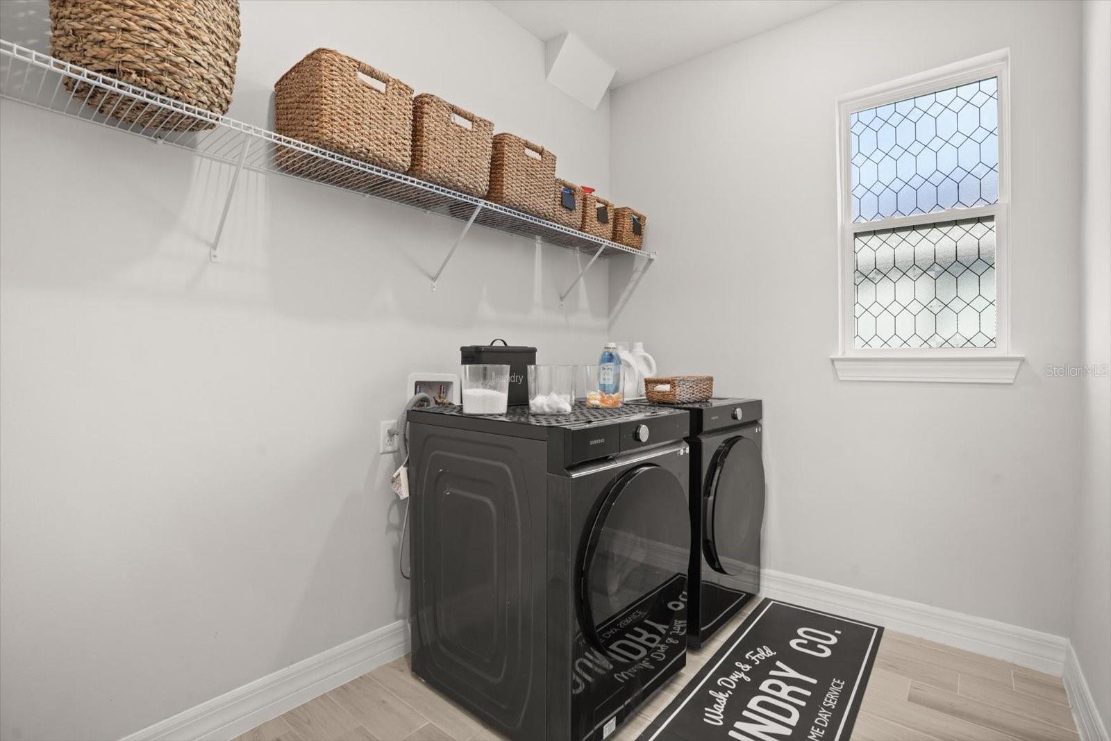 Image 27 of 37 For 6948 Rosy Sky Avenue